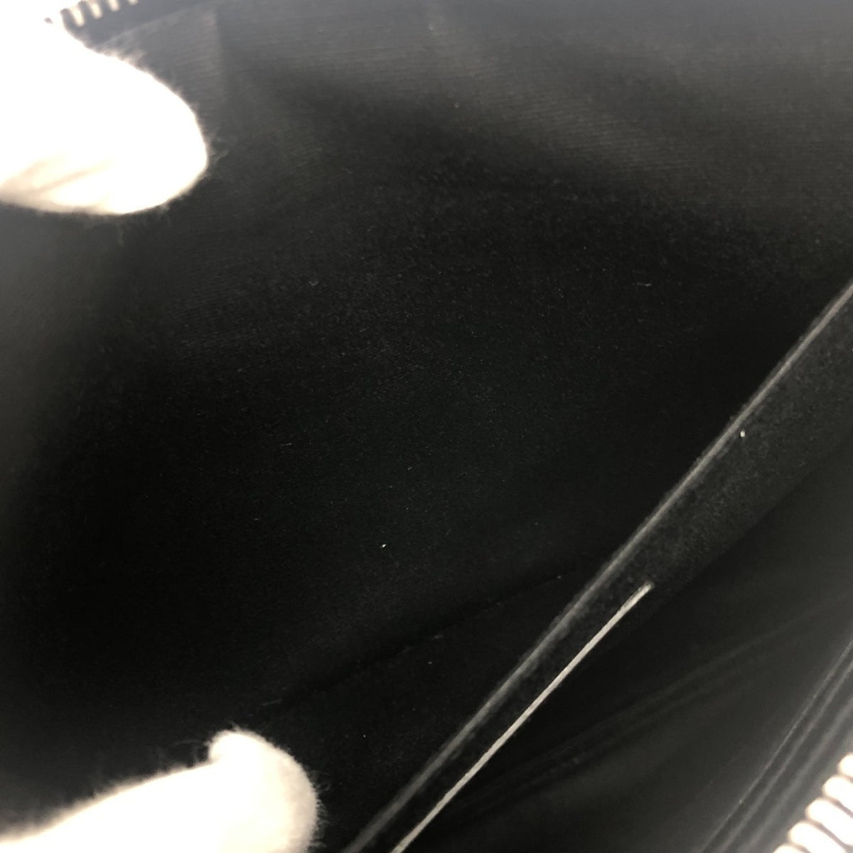 Saint Laurent Black Leather Clutch Bag (Pre-Owned)