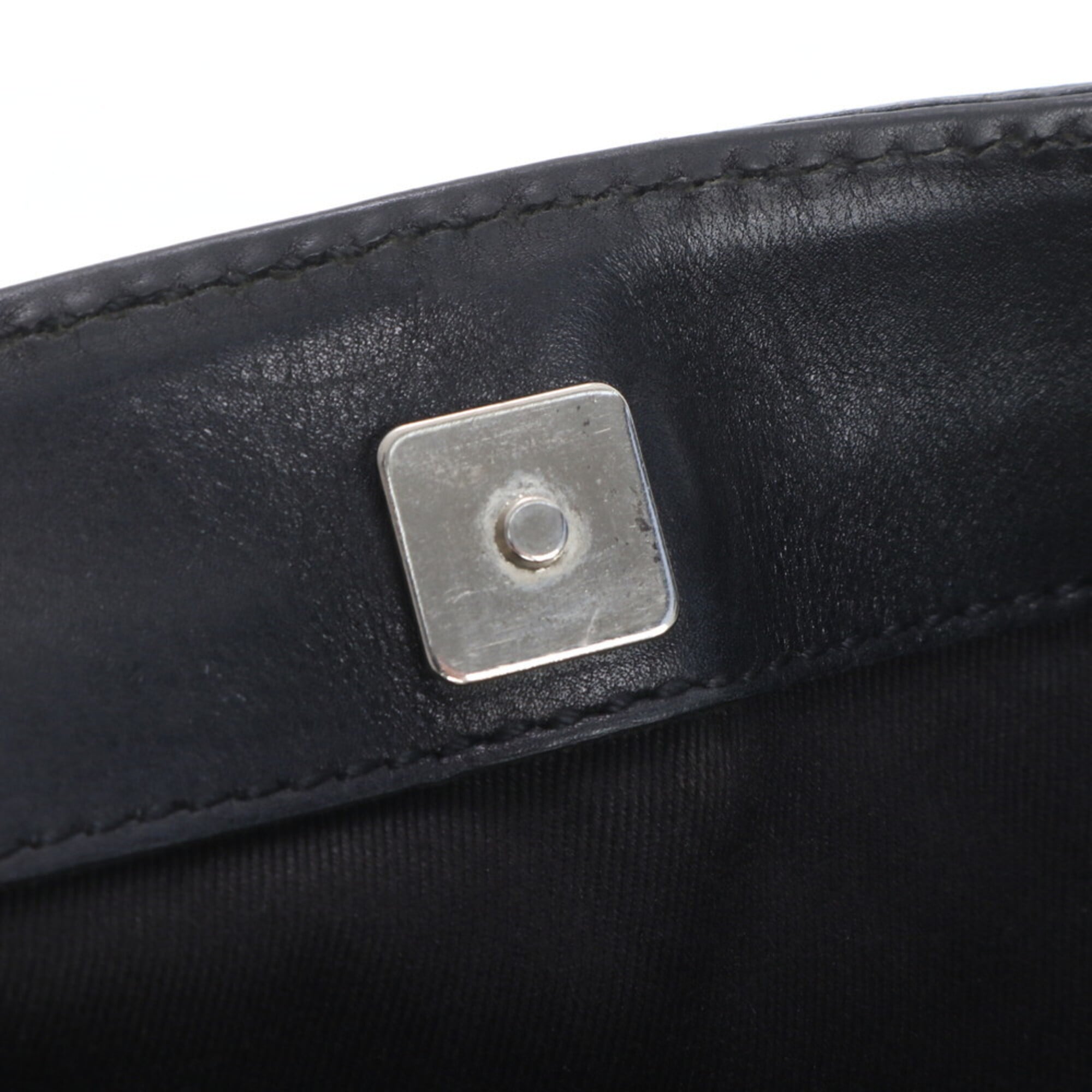 Gucci Gg Canvas Black Gg Canvas Shoulder Bag (Pre-Owned)