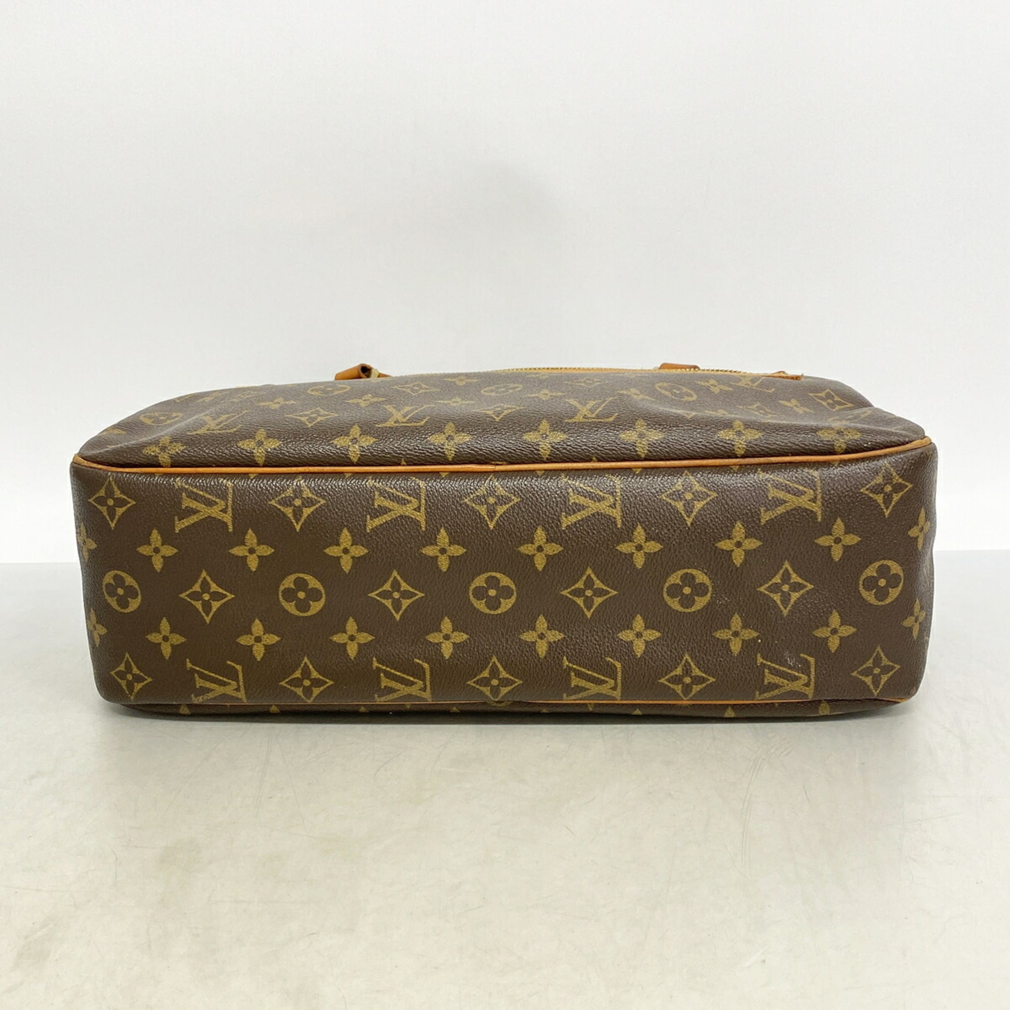Louis Vuitton Brown Shoulder Bag (Pre-Owned)