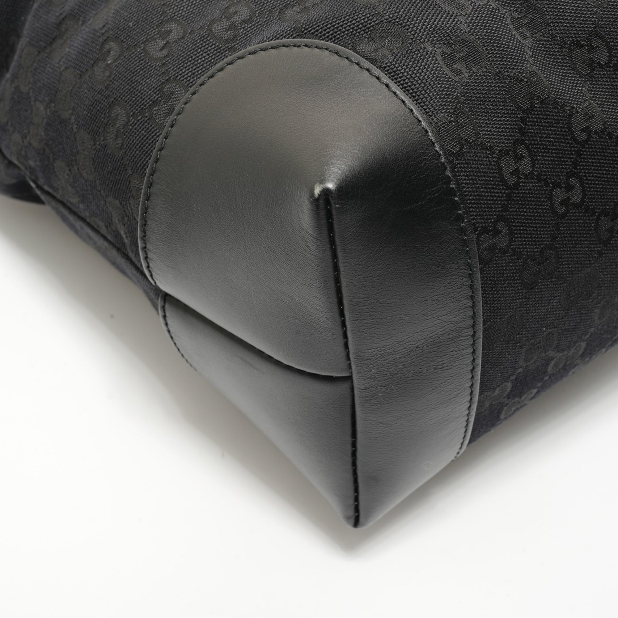 Gucci Gg Canvas Black Gg Canvas Tote Bag (Pre-Owned)