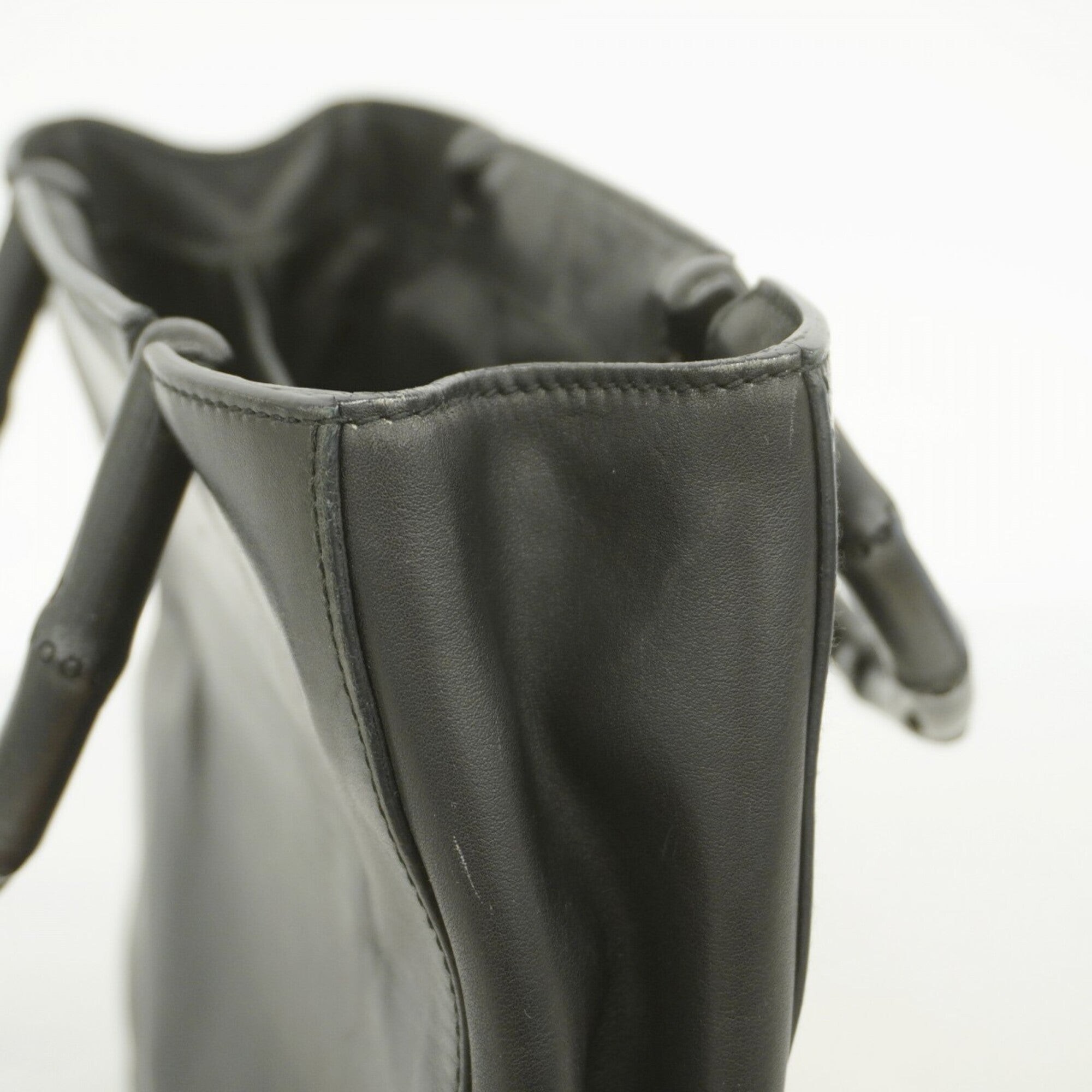 Gucci Black Leather Handbag (Pre-Owned)