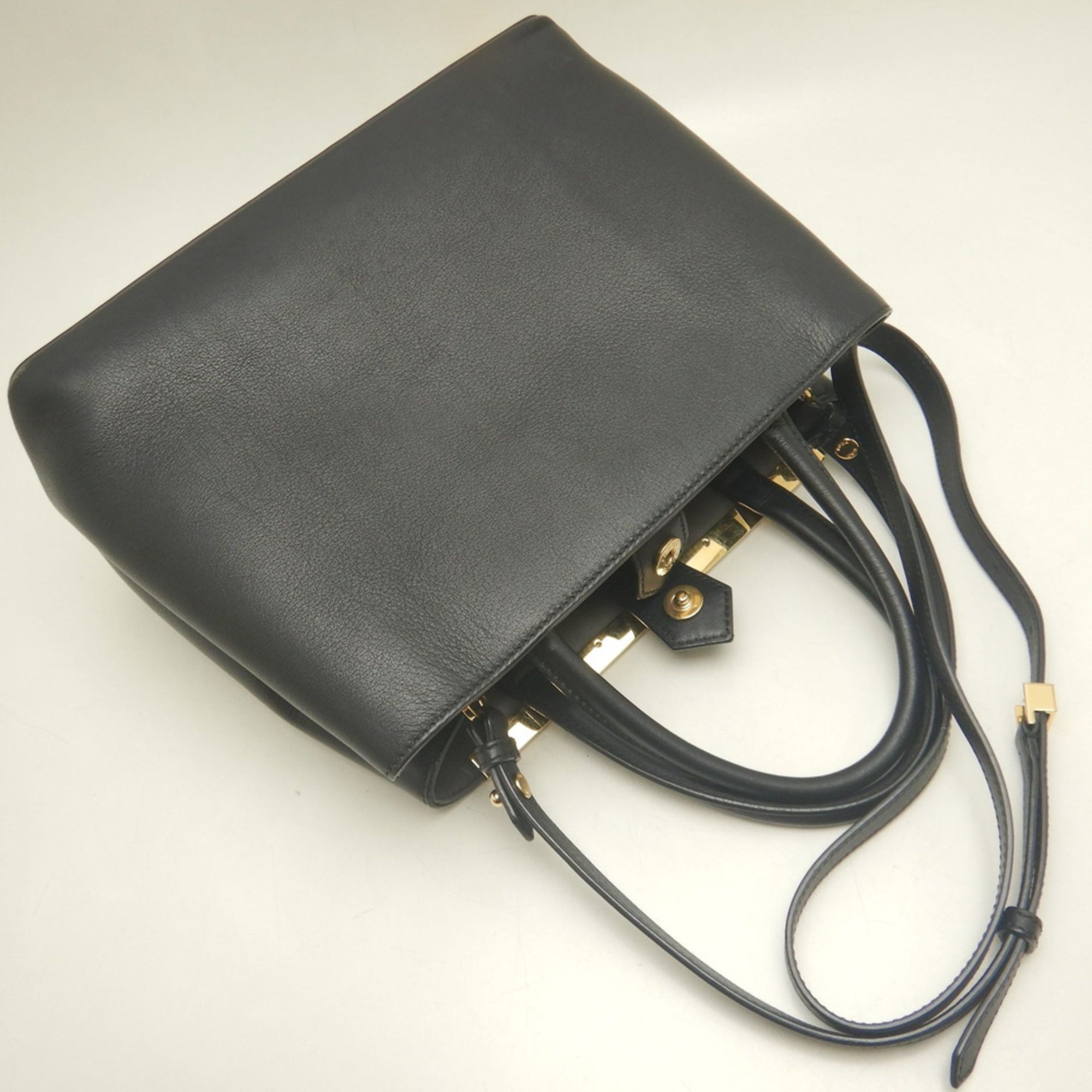 Fendi Black Leather Handbag (Pre-Owned)