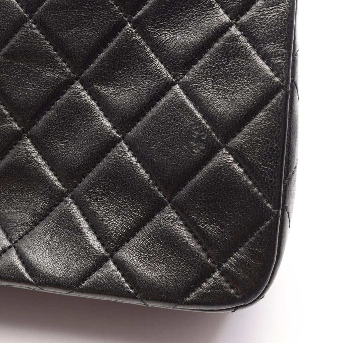 Chanel Black Leather Shoulder Bag (Pre-Owned)