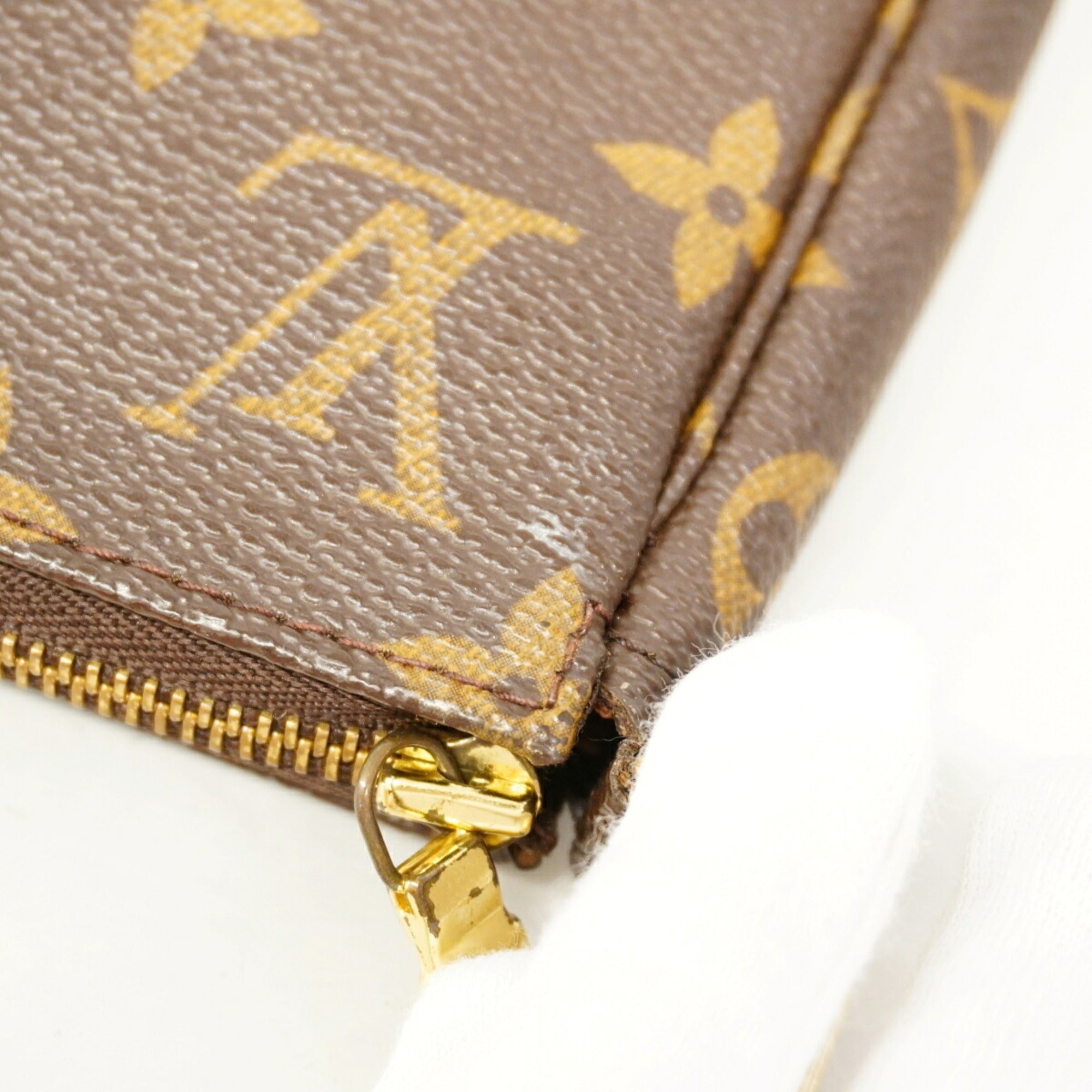 Louis Vuitton Brown Pouch (Pre-Owned)