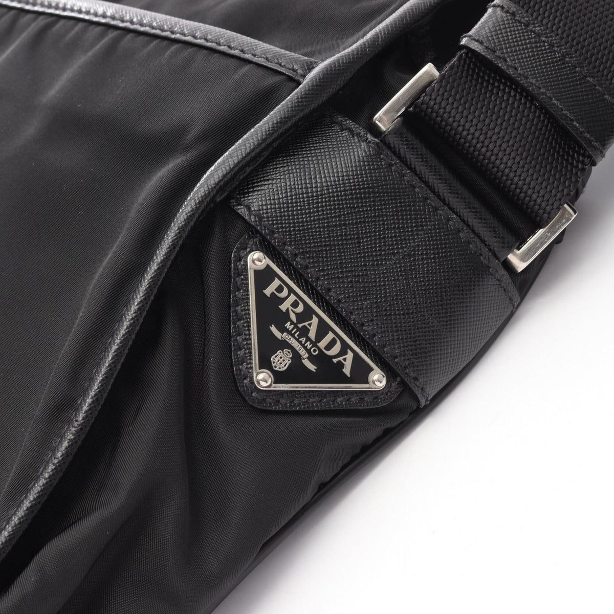 Prada Black Nylon Saffiano Triangle Handbag Shoulder Bag (Pre-Owned)