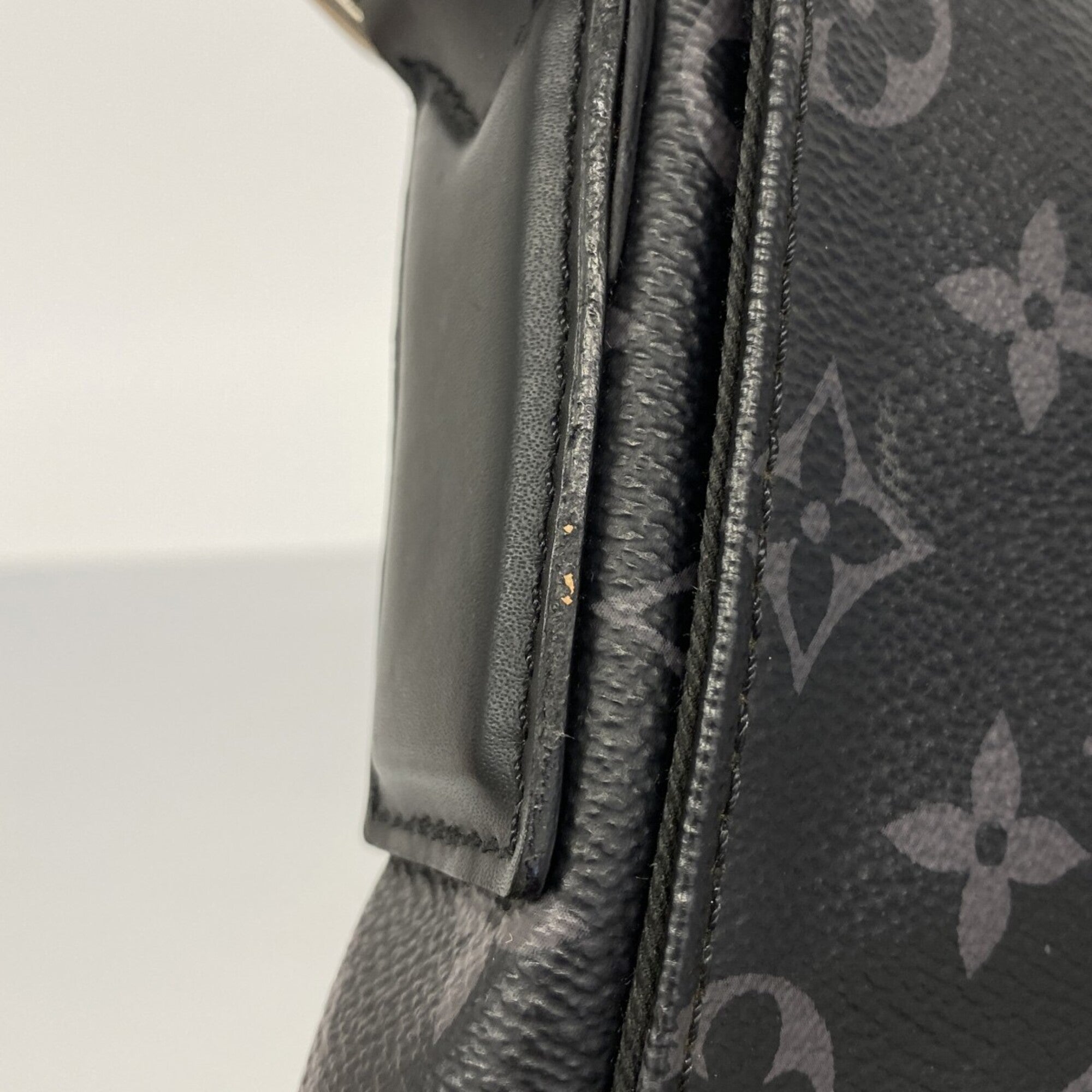 Louis Vuitton Black Shoulder Bag (Pre-Owned)