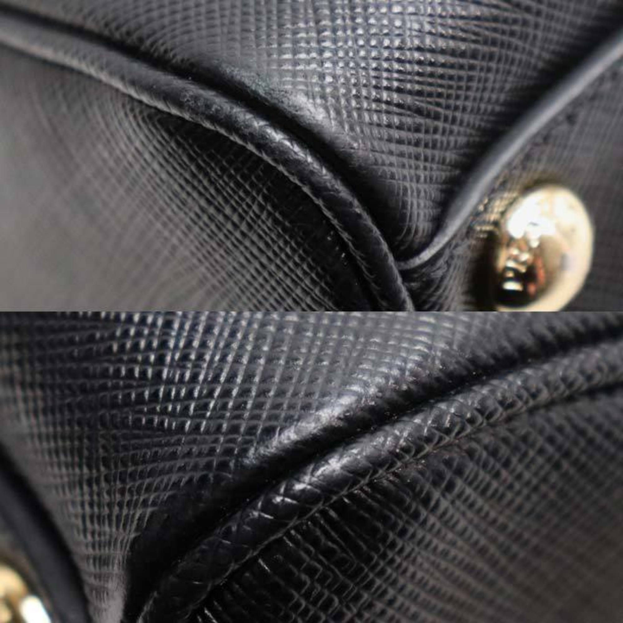 Prada Black Leather Pouch Shoulder Bag (Pre-Owned)