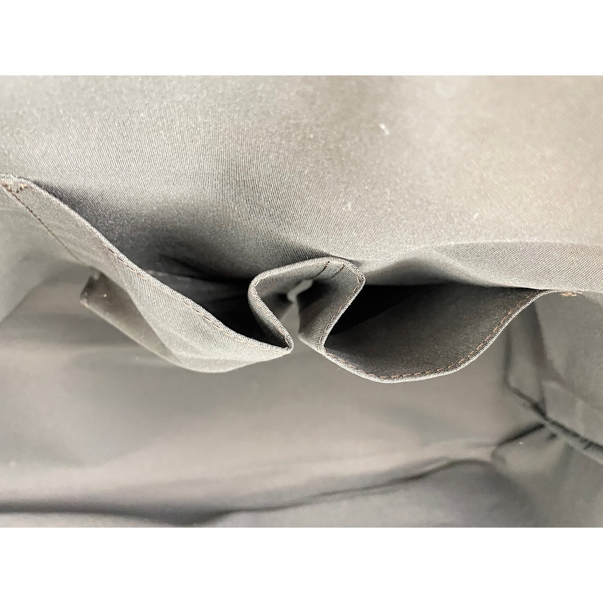 Gucci Gray Gg Supreme Tote Bag (Pre-Owned)