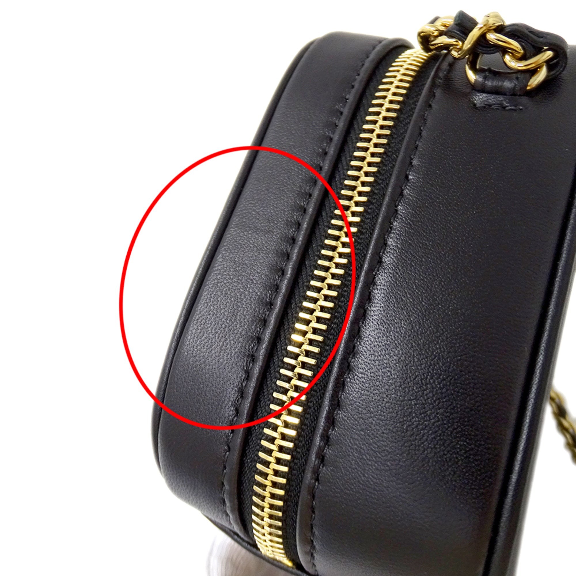 Chanel Black Leather Handbag Shoulder Bag (Pre-Owned)