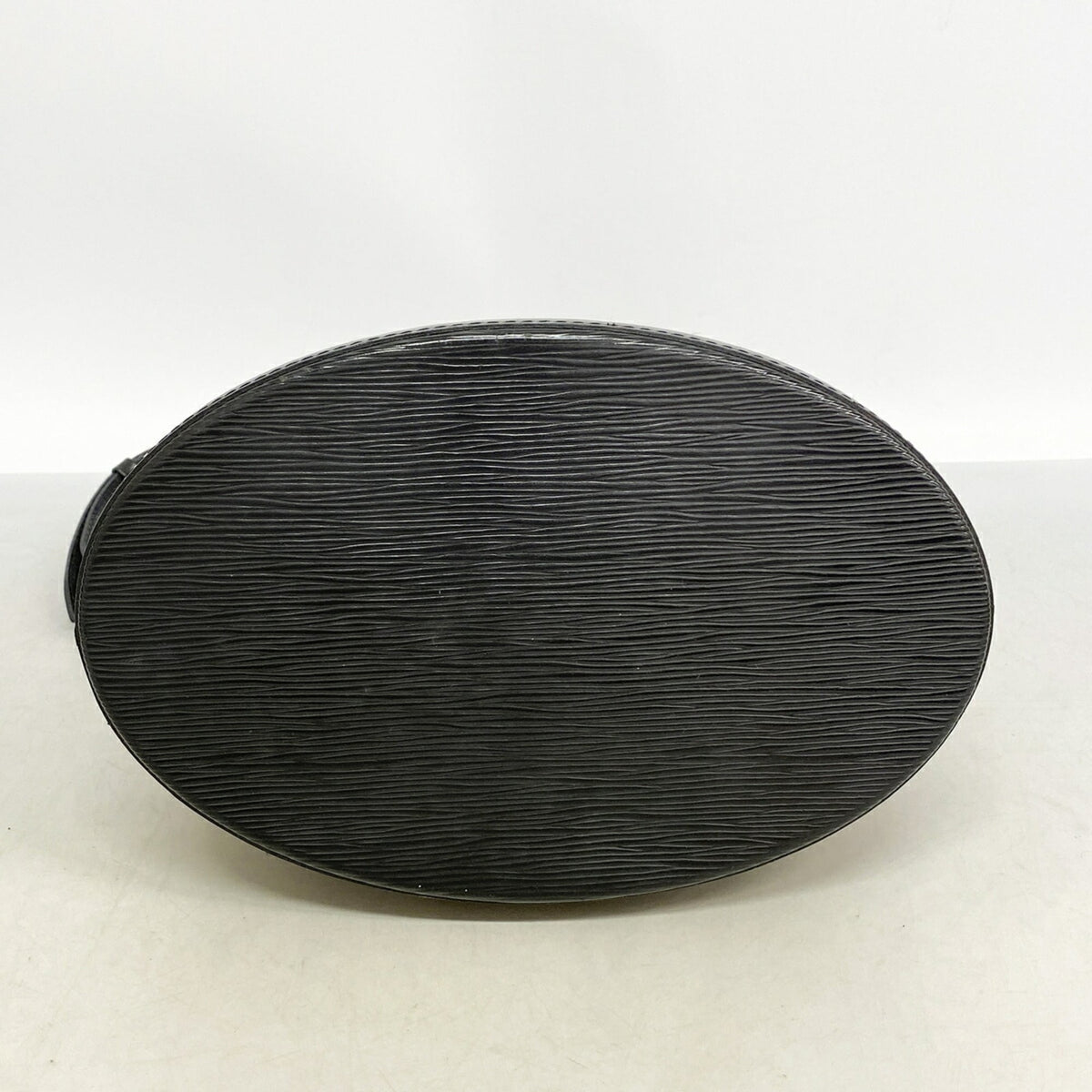 Louis Vuitton Noir Shoulder Bag (Pre-Owned)
