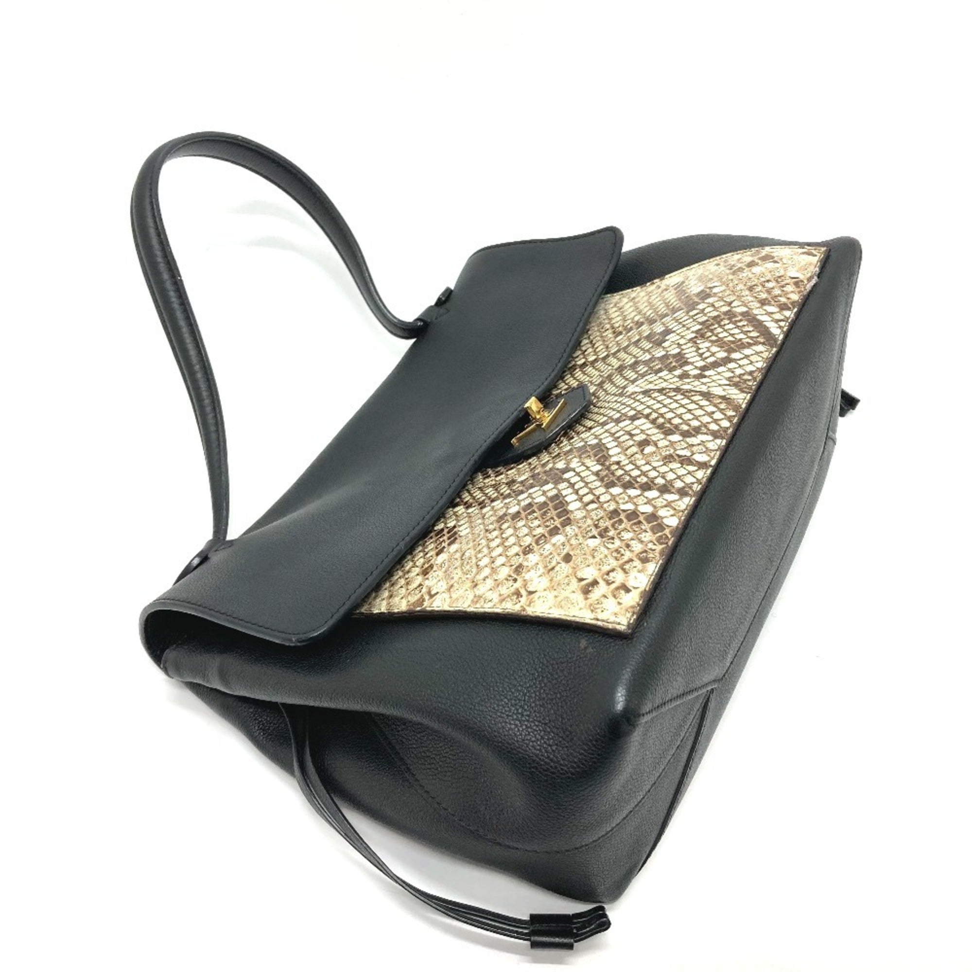 Louis Vuitton Black Leather Handbag Shoulder Bag (Pre-Owned)