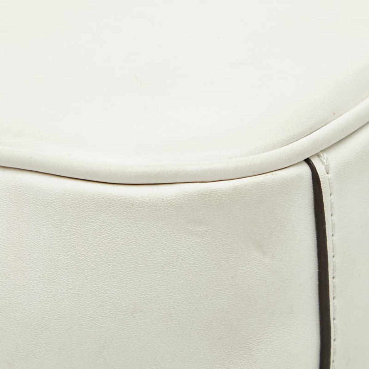 Michael Kors White Leather Shoulder Bag (Pre-Owned)