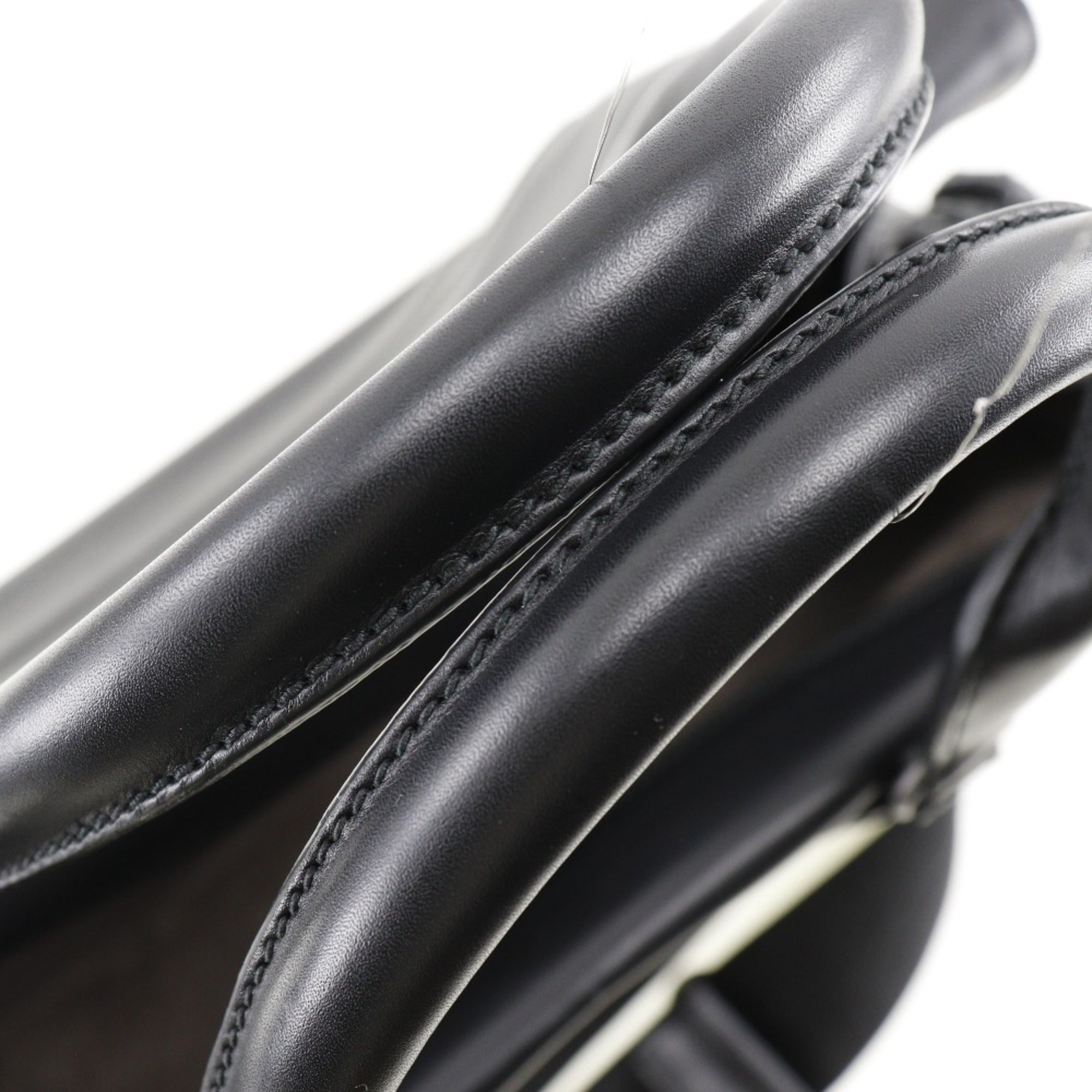 Bottega Veneta Black Leather Handbag (Pre-Owned)
