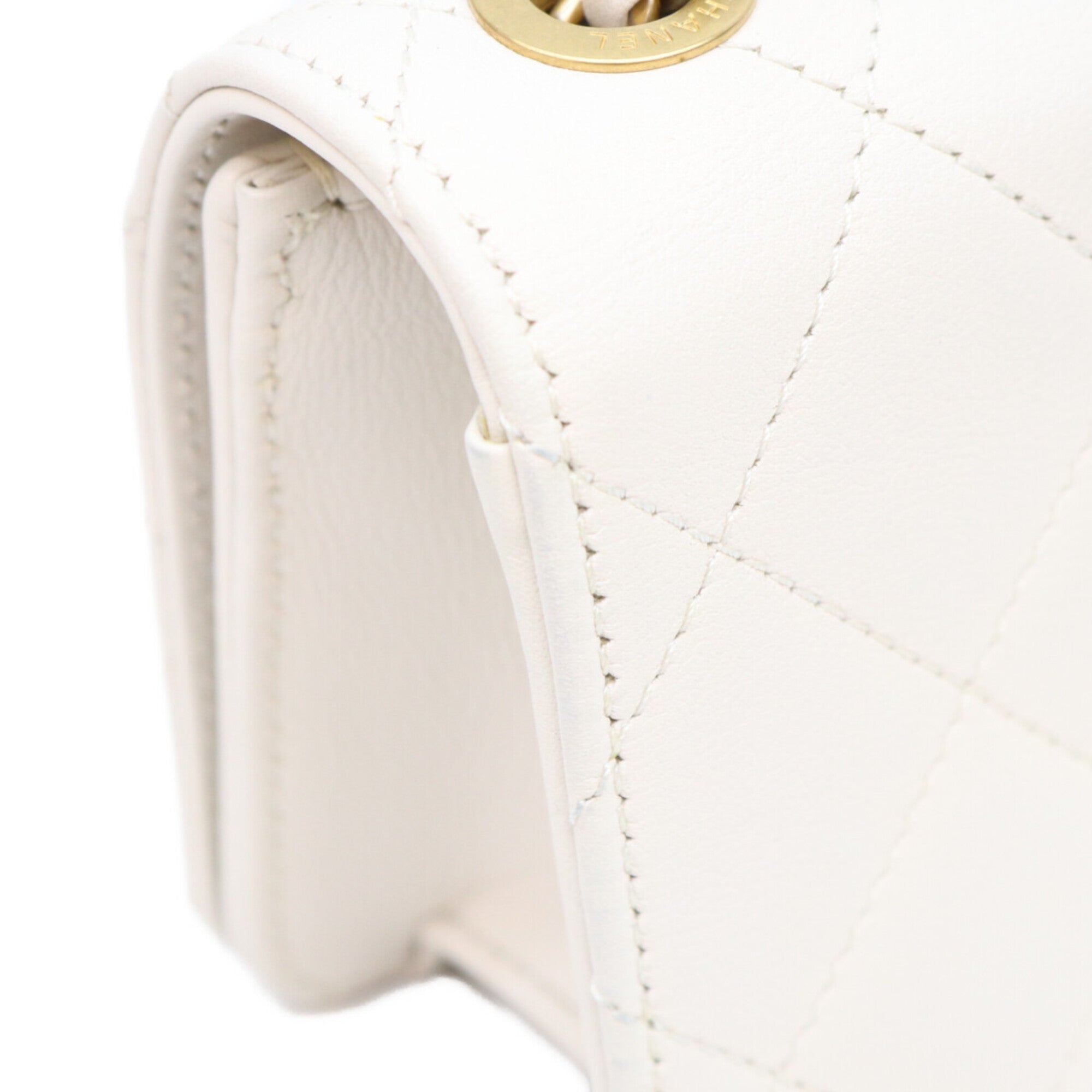 Chanel White Leather Shoulder Bag (Pre-Owned)