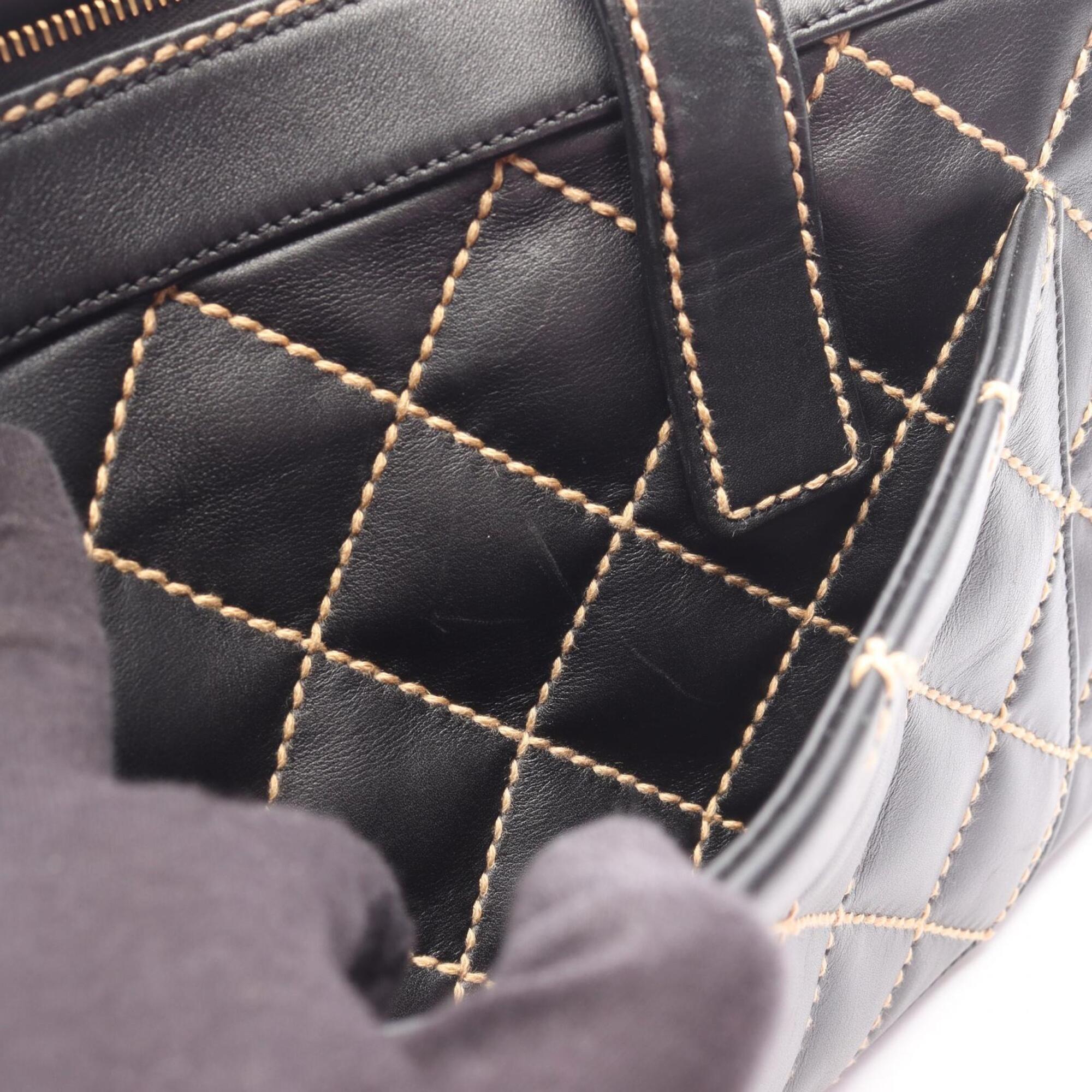 Chanel Black Leather Handbag (Pre-Owned)