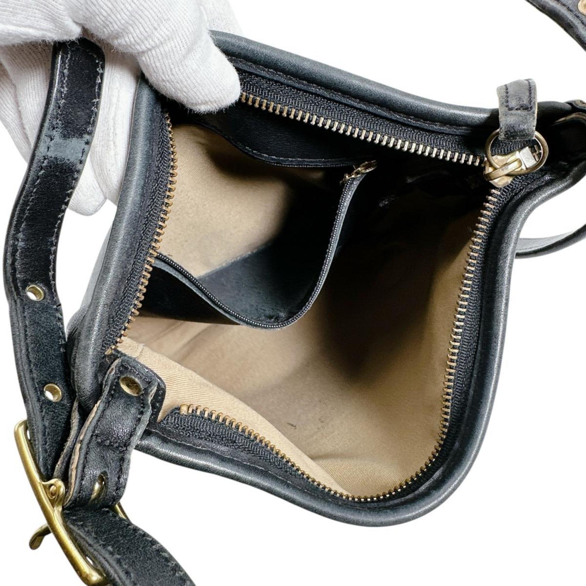 Coach Black Leather Shoulder Bag (Pre-Owned)