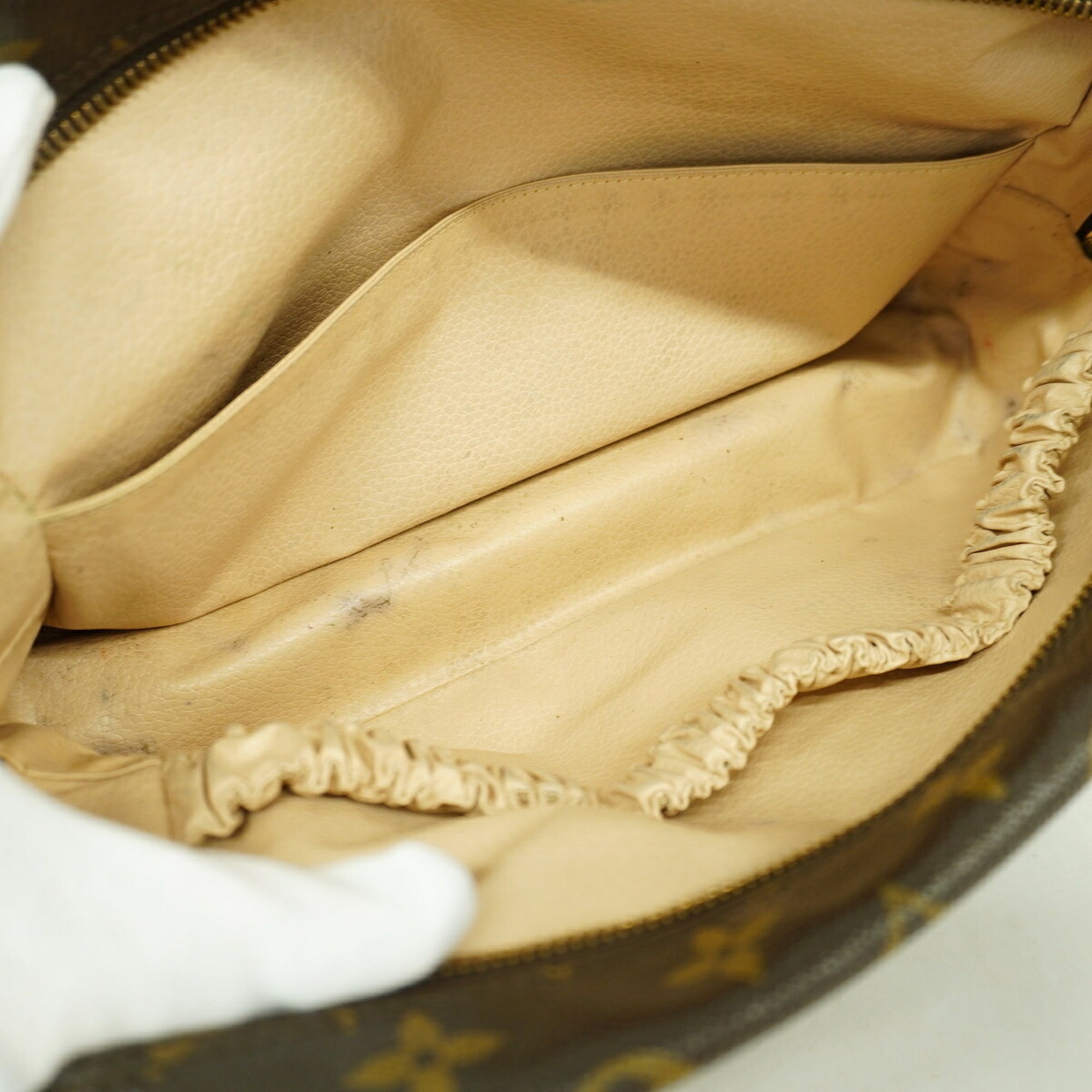 Louis Vuitton Brown Pouch (Pre-Owned)