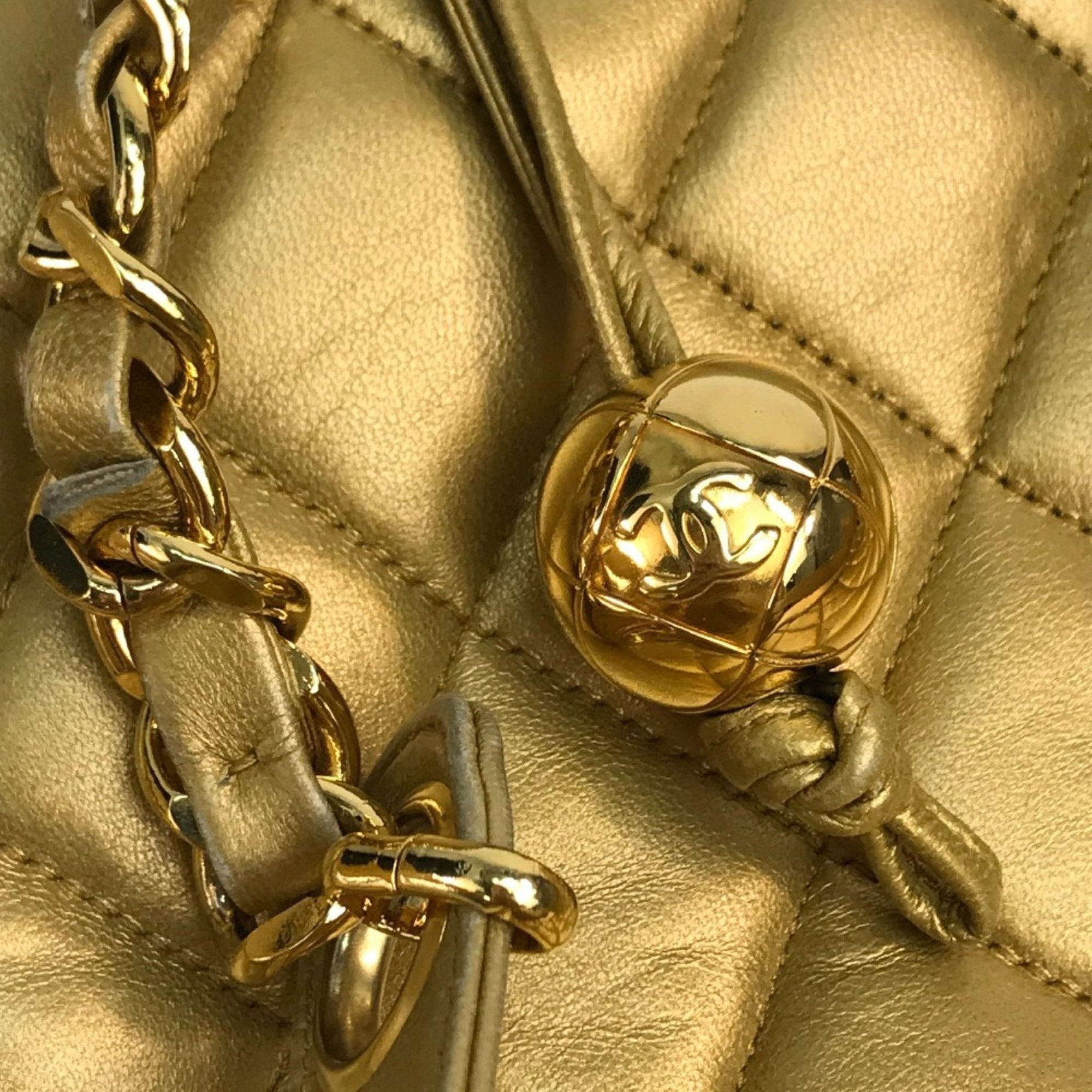Chanel Matelasse Gold Leather Shoulder Bag (Pre-Owned)