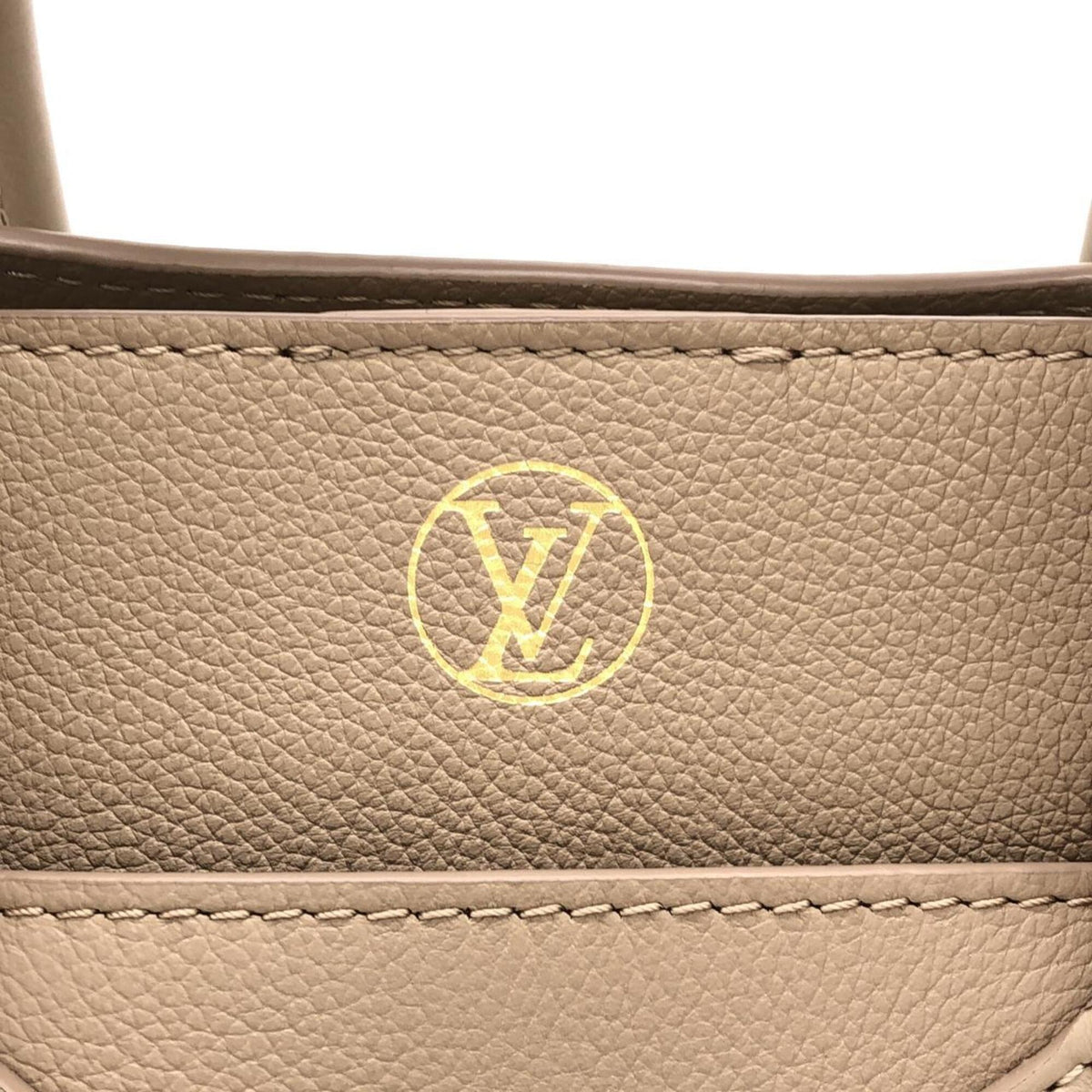 Louis Vuitton Galle Leather Handbag (Pre-Owned)