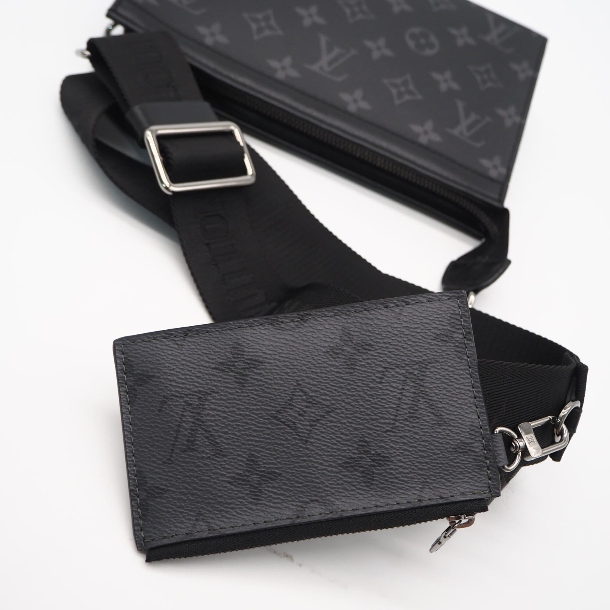 Louis Vuitton Black Coated Canvas Leather Pouch Shoulder Bag (Pre-Owned)