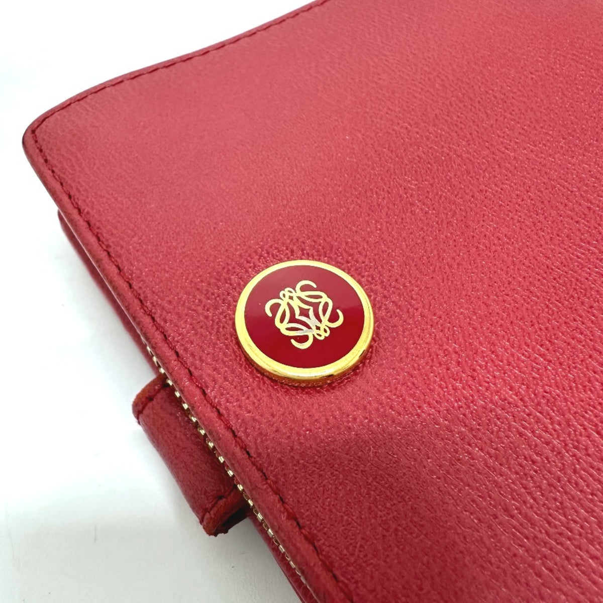 Loewe Red Color Leather Wallet (Bi-Fold) (Pre-Owned)