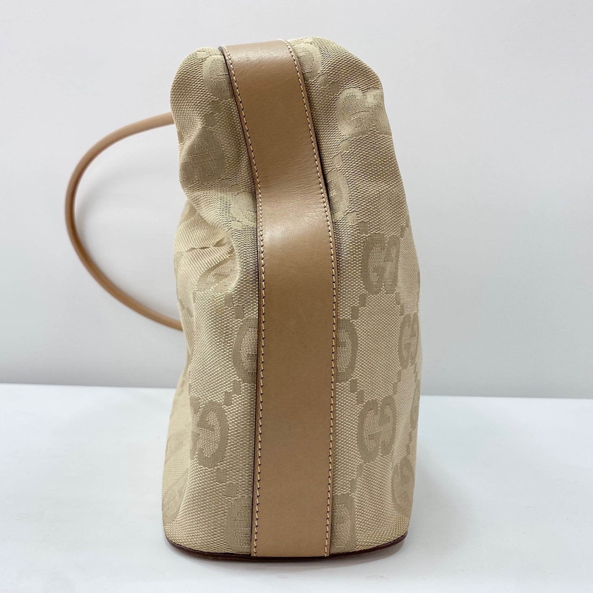 Gucci Beige Shoulder Bag (Pre-Owned)