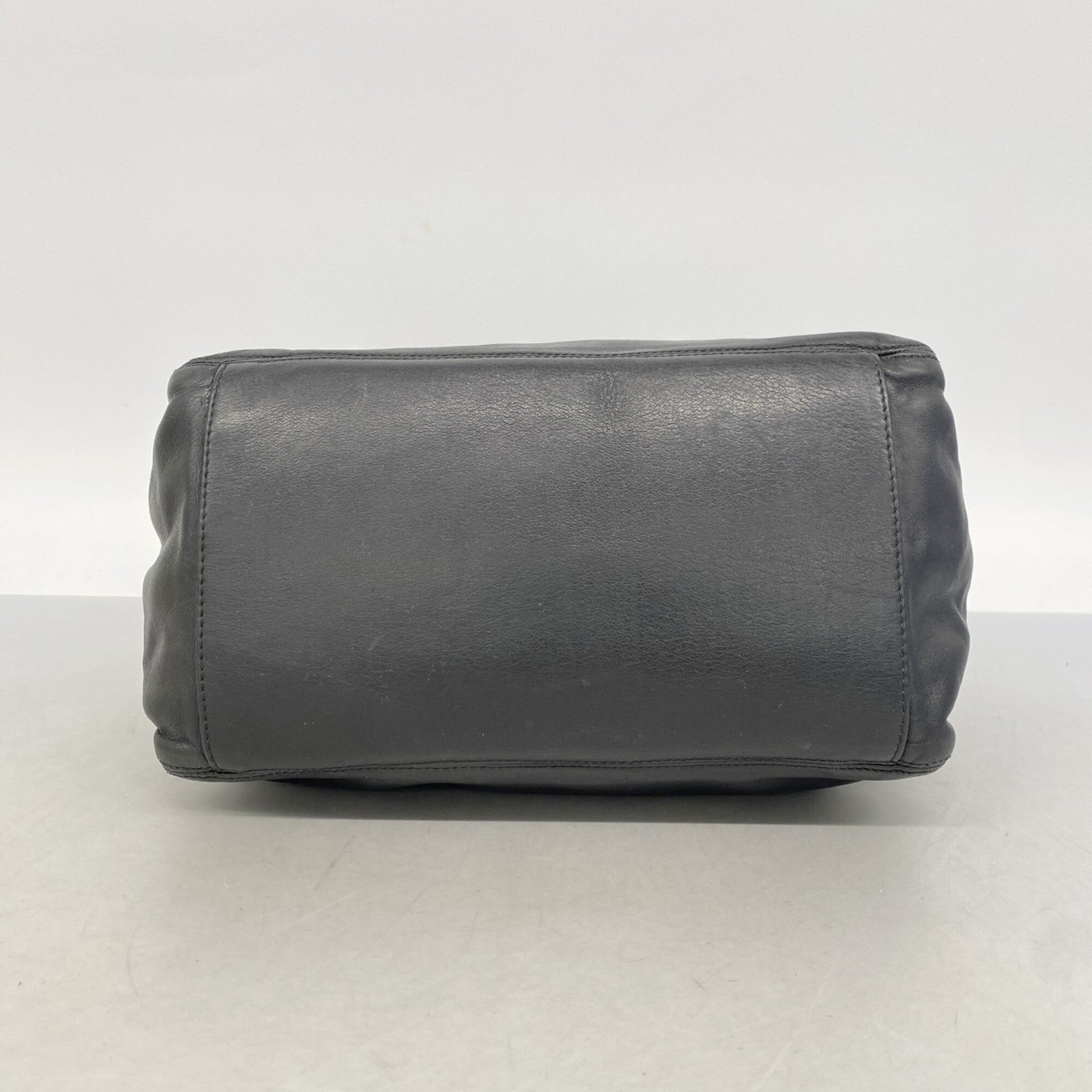 Chanel Black Leather Tote Bag (Pre-Owned)