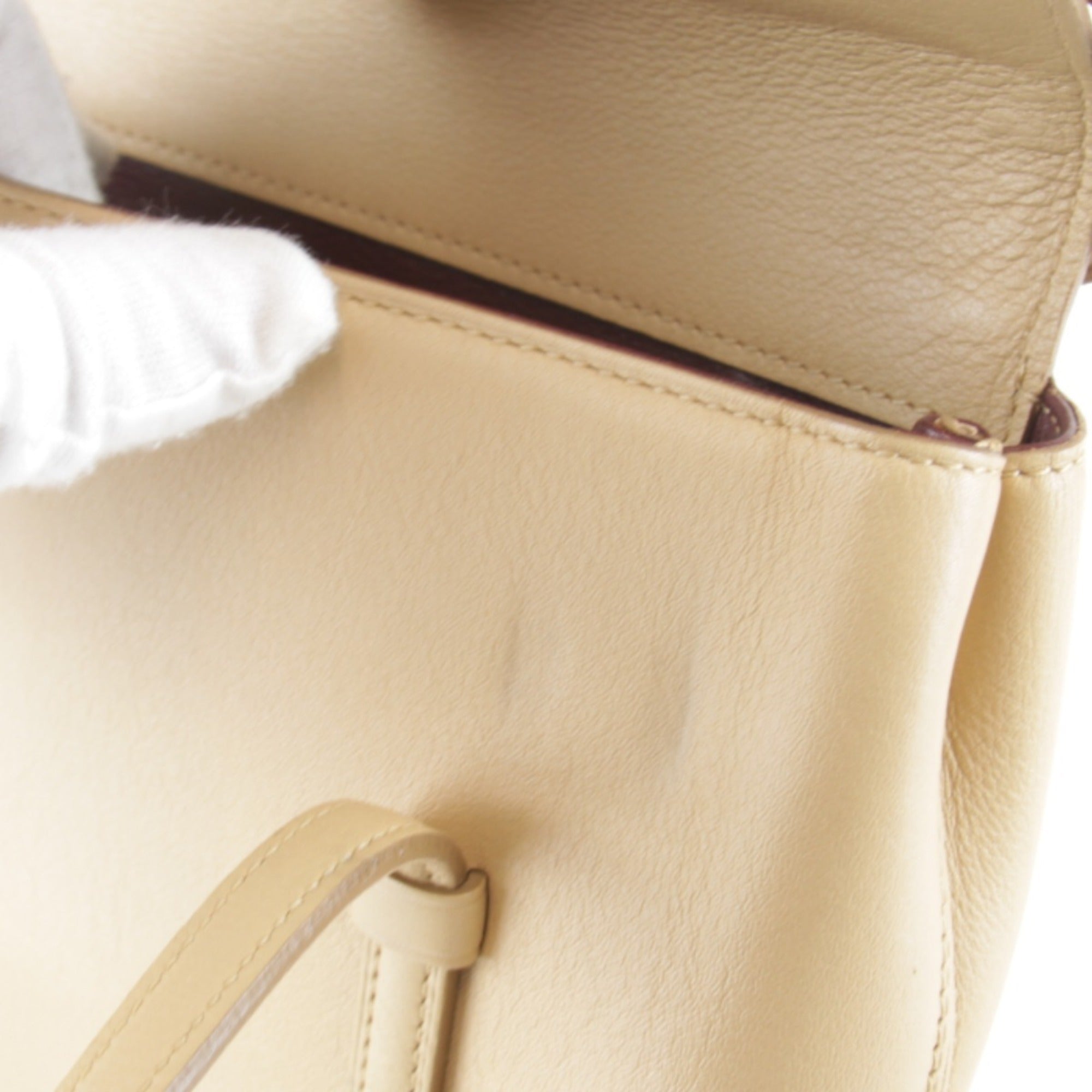 Cartier Cabochon Beige Leather Handbag (Pre-Owned)