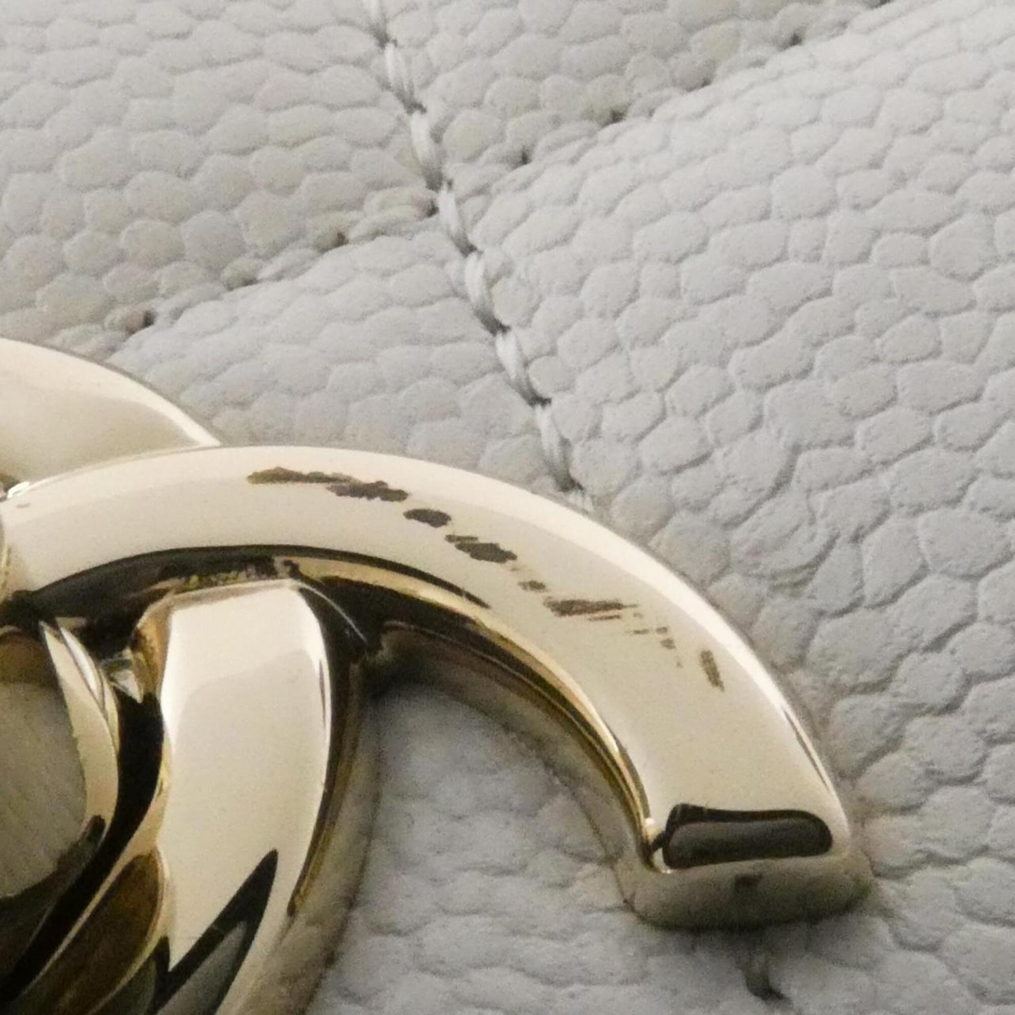 Chanel White Grained Calfskin Handbag (Pre-Owned)