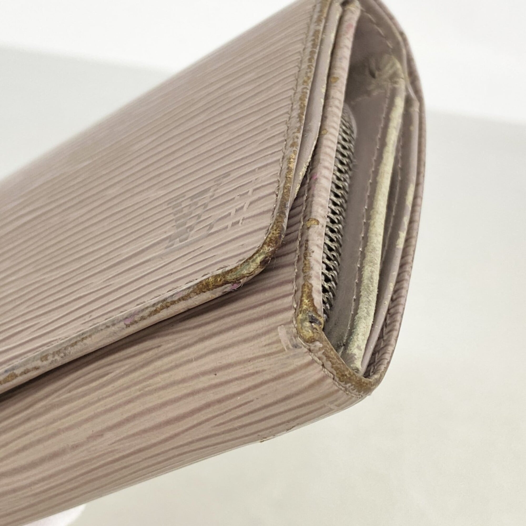 Louis Vuitton Lilac Wallet (Bi-Fold) (Pre-Owned)