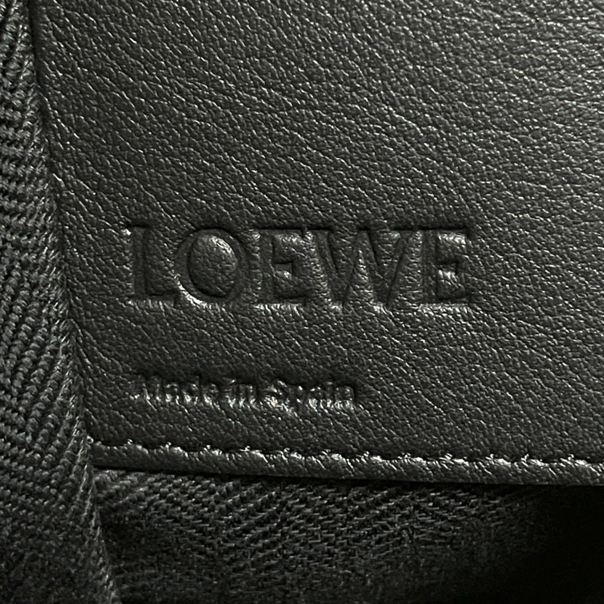 Loewe Black Leather Shoulder Bag (Pre-Owned)