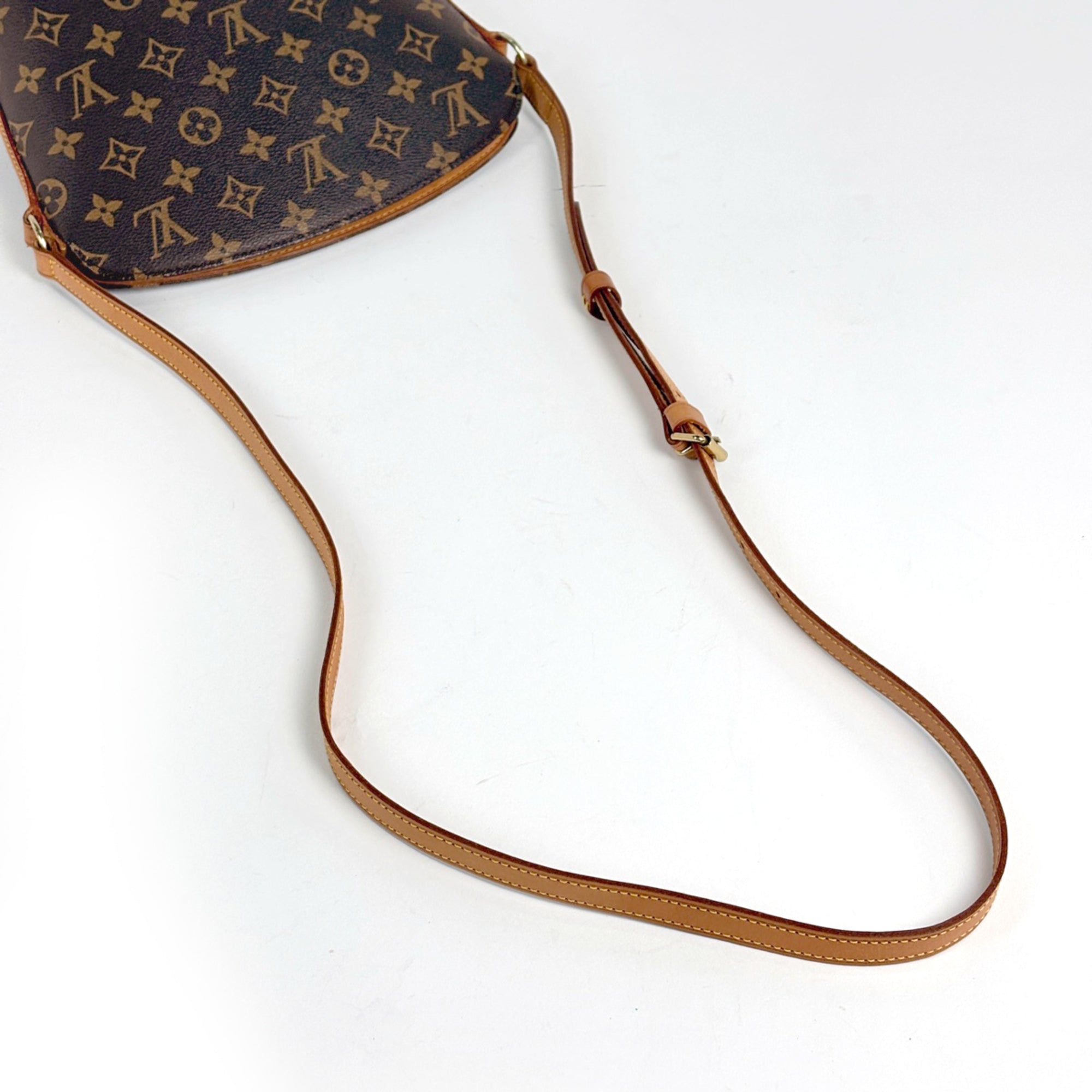 Louis Vuitton Brown Monogram Shoulder Bag (Pre-Owned)