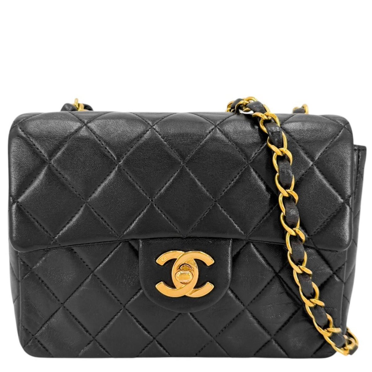 Chanel Black Leather Shoulder Bag (Pre-Owned)