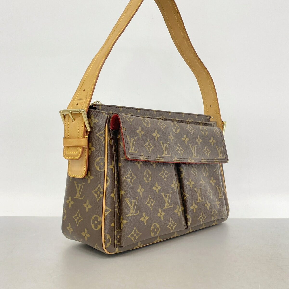 Louis Vuitton Brown Shoulder Bag (Pre-Owned)
