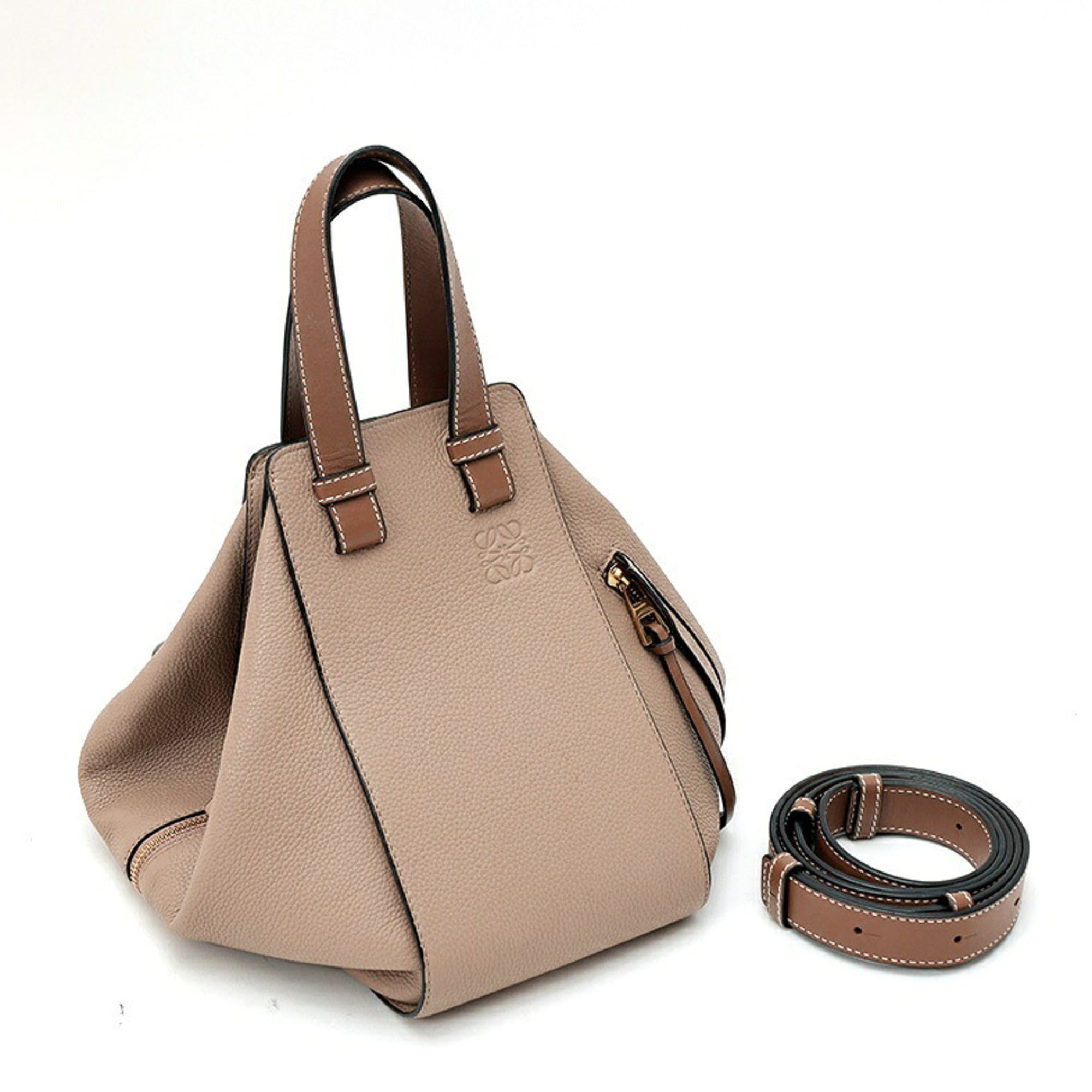 Loewe Grayish Sand Leather Shoulder Bag (Pre-Owned)