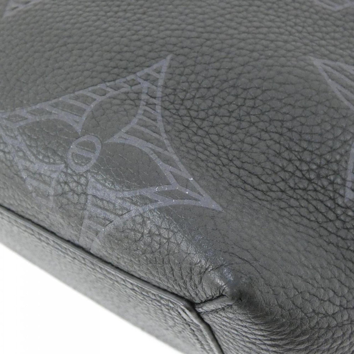 Louis Vuitton Black Leather Handbag Pouch (Pre-Owned)