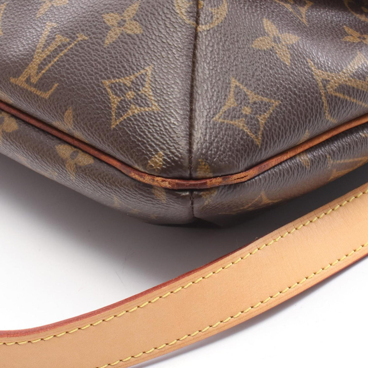 Louis Vuitton Brown Monogram Leather Shoulder Bag (Pre-Owned)