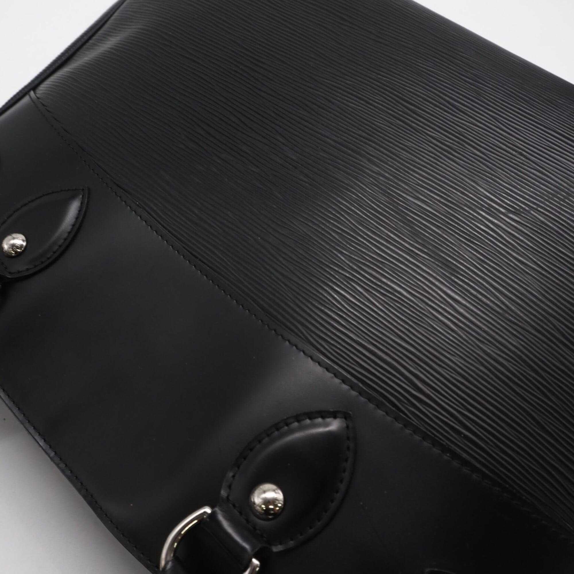 Louis Vuitton Black Leather Handbag (Pre-Owned)