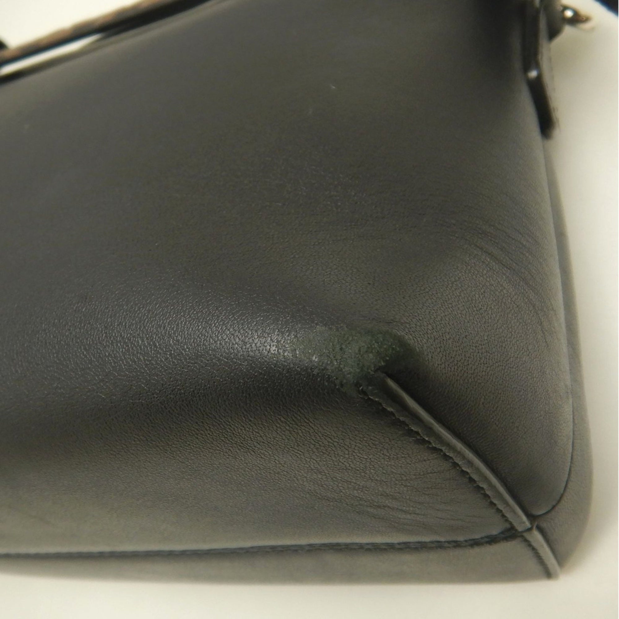 Fendi Black Leather Handbag (Pre-Owned)