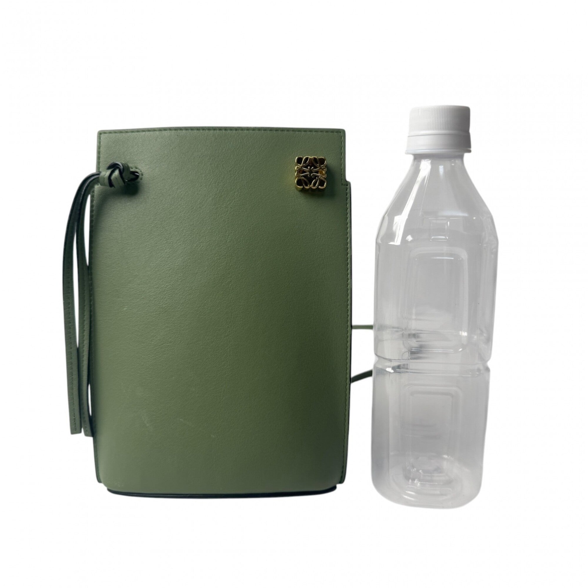 Loewe Green Leather Shoulder Bag (Pre-Owned)
