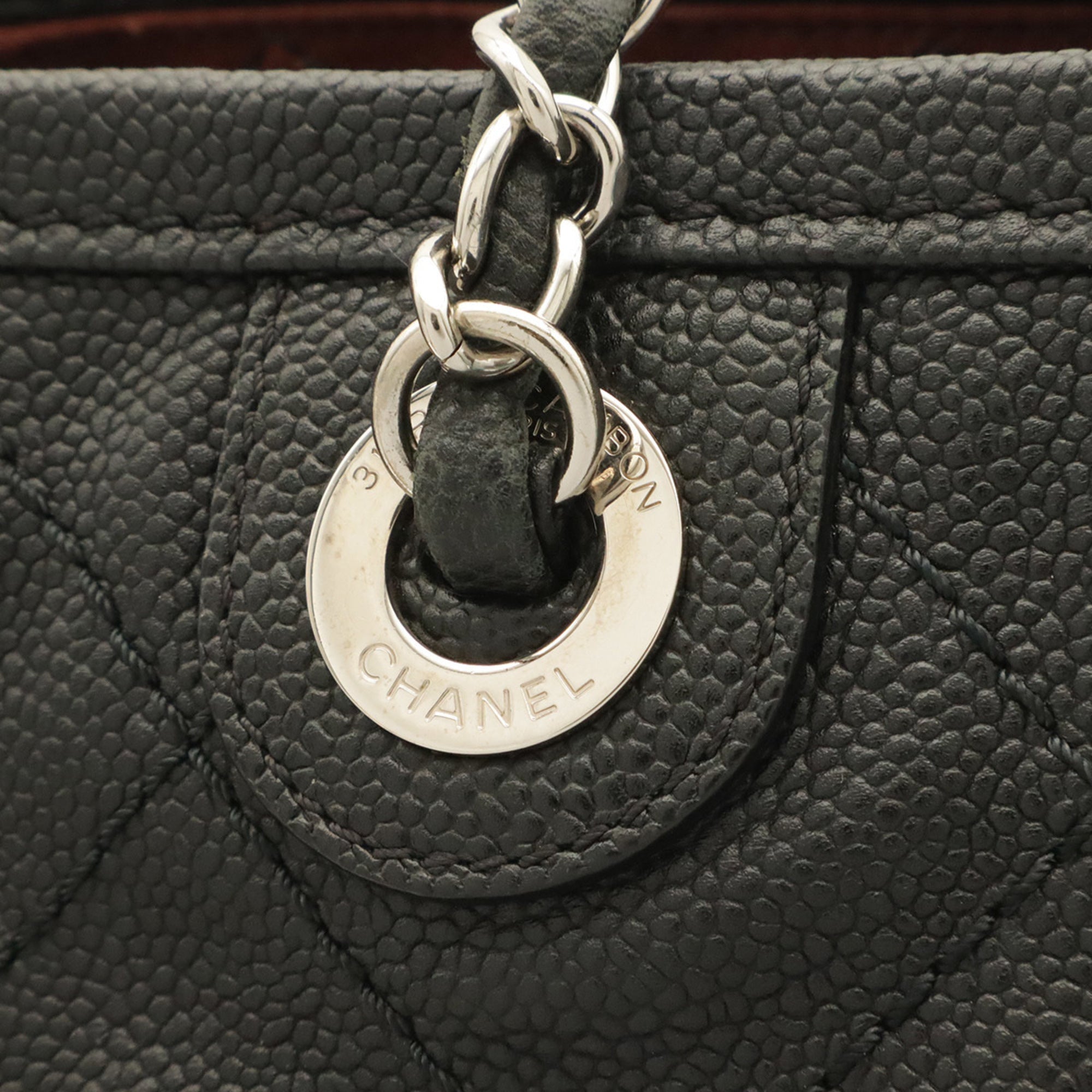 Chanel Black Grained Calfskin Shoulder Bag (Pre-Owned)