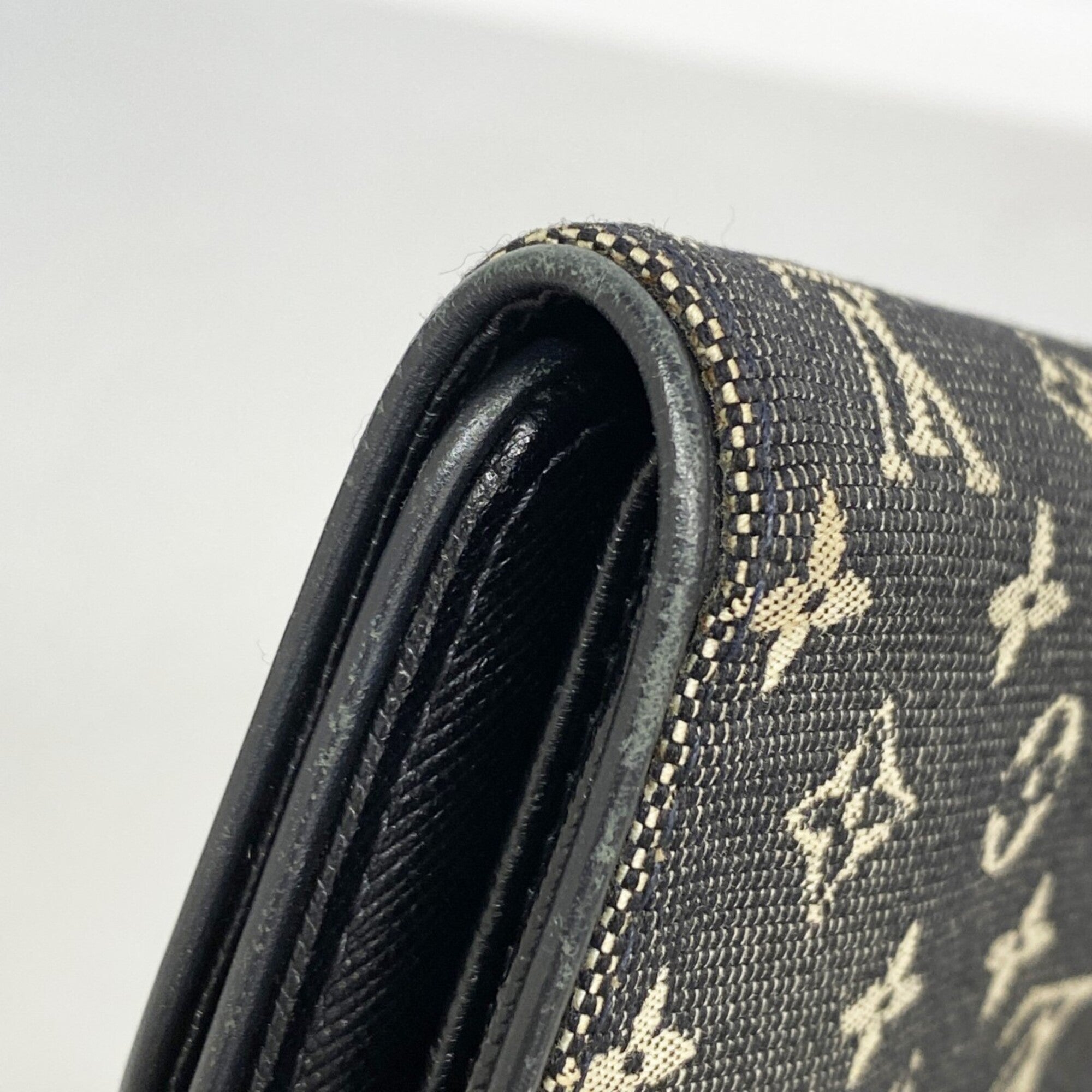 Louis Vuitton Noir Long Wallet (Tri-Fold) (Pre-Owned)