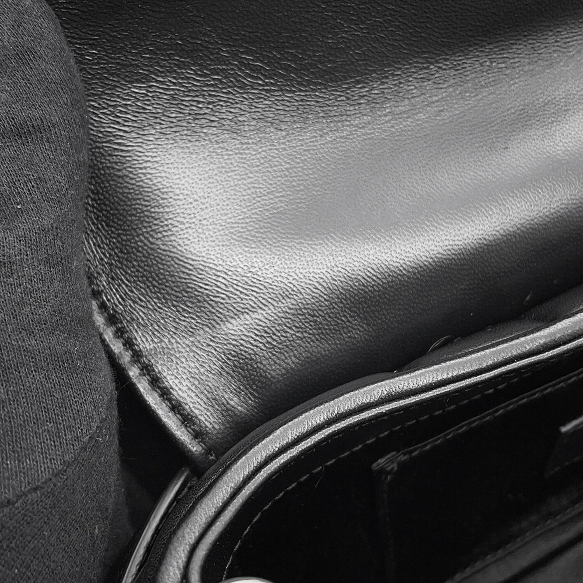 Gucci Horsebit Black Leather Handbag (Pre-Owned)