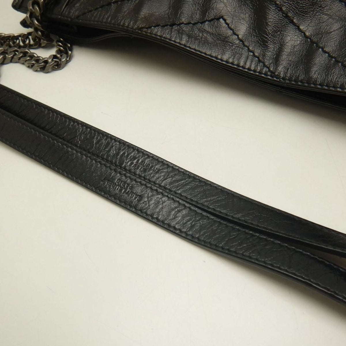 Saint Laurent Black Leather Shoulder Bag (Pre-Owned)