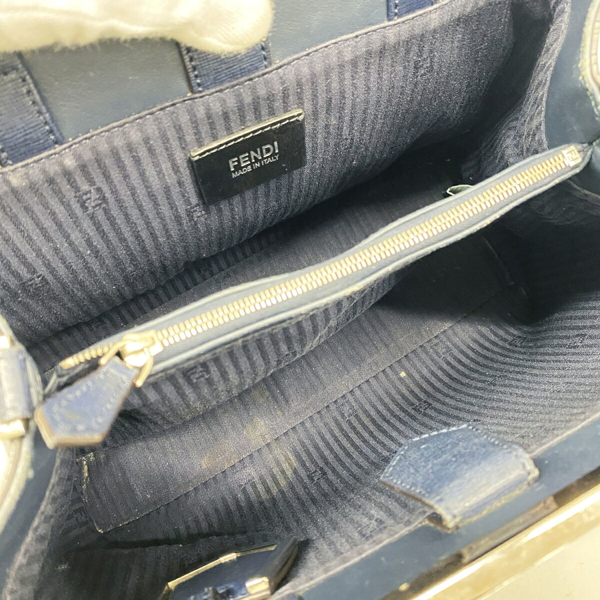 Fendi Navy Leather Handbag (Pre-Owned)
