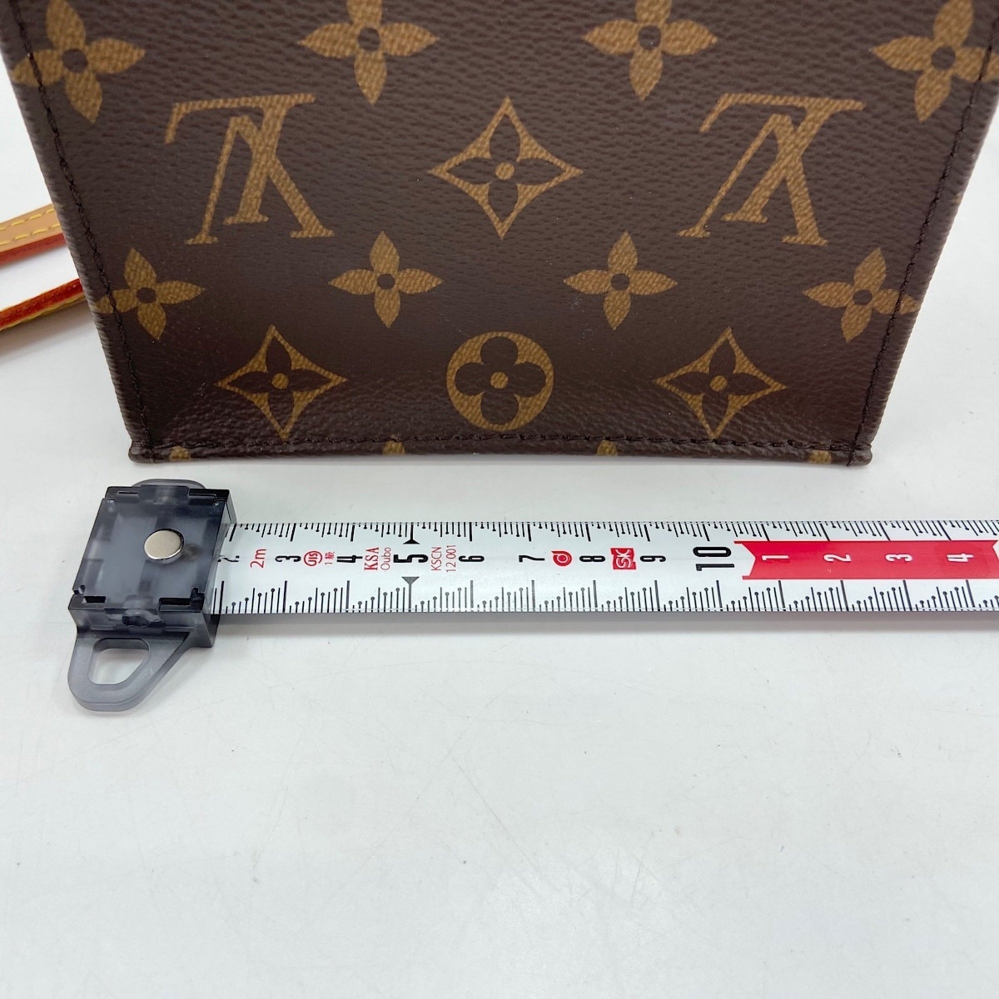 Louis Vuitton Brown Handbag (Pre-Owned)