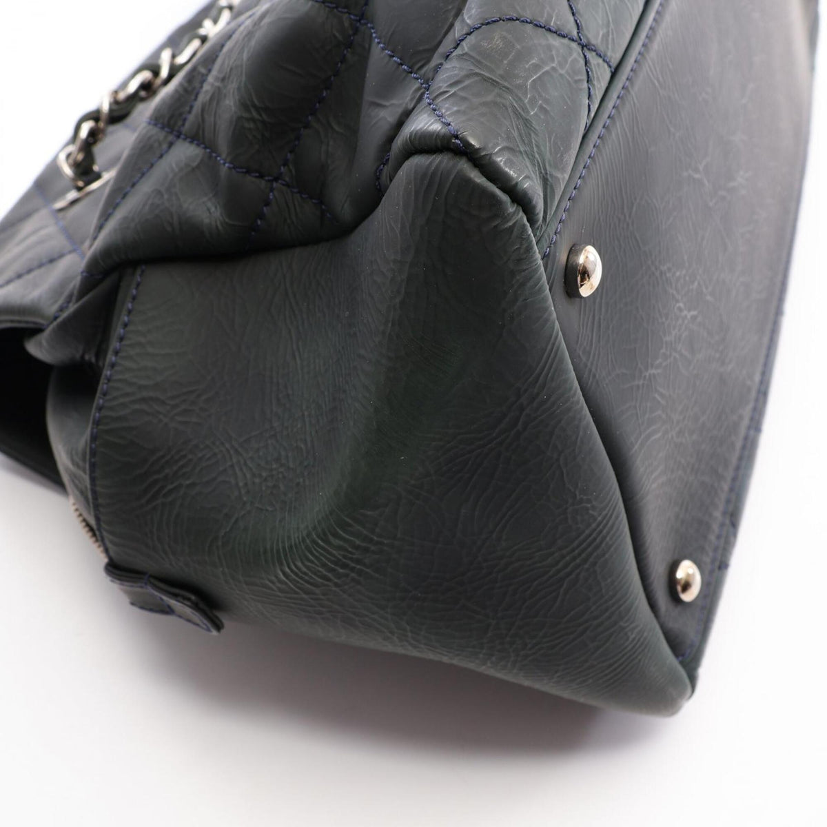 Chanel Matelasse Black Leather Handbag Tote Bag (Pre-Owned)