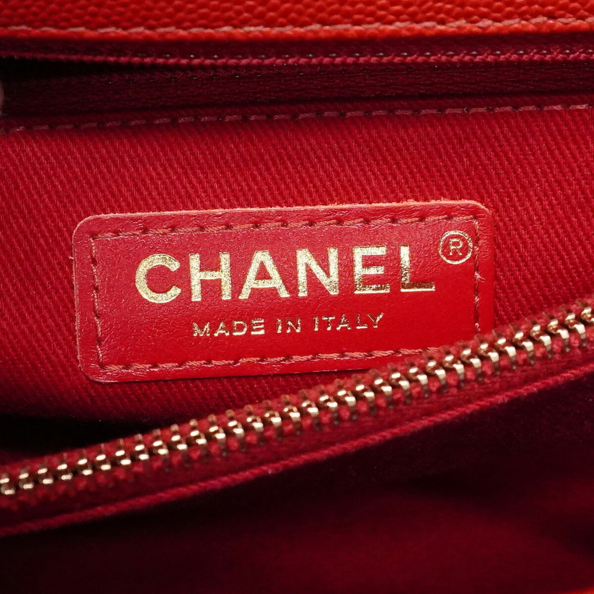 Chanel Red Color Grained Calfskin Handbag (Pre-Owned)