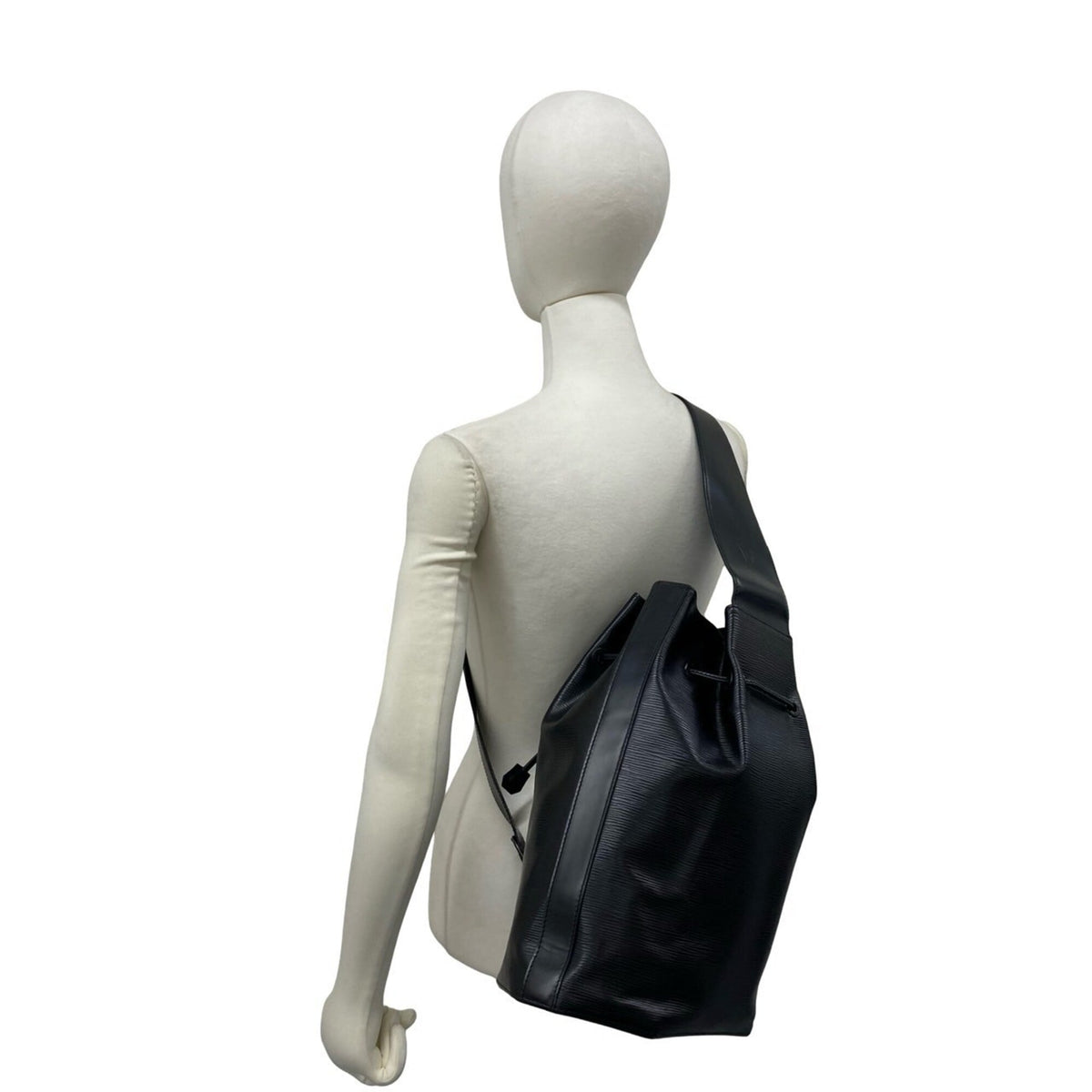 Louis Vuitton Black Leather Pouch Shoulder Bag (Pre-Owned)