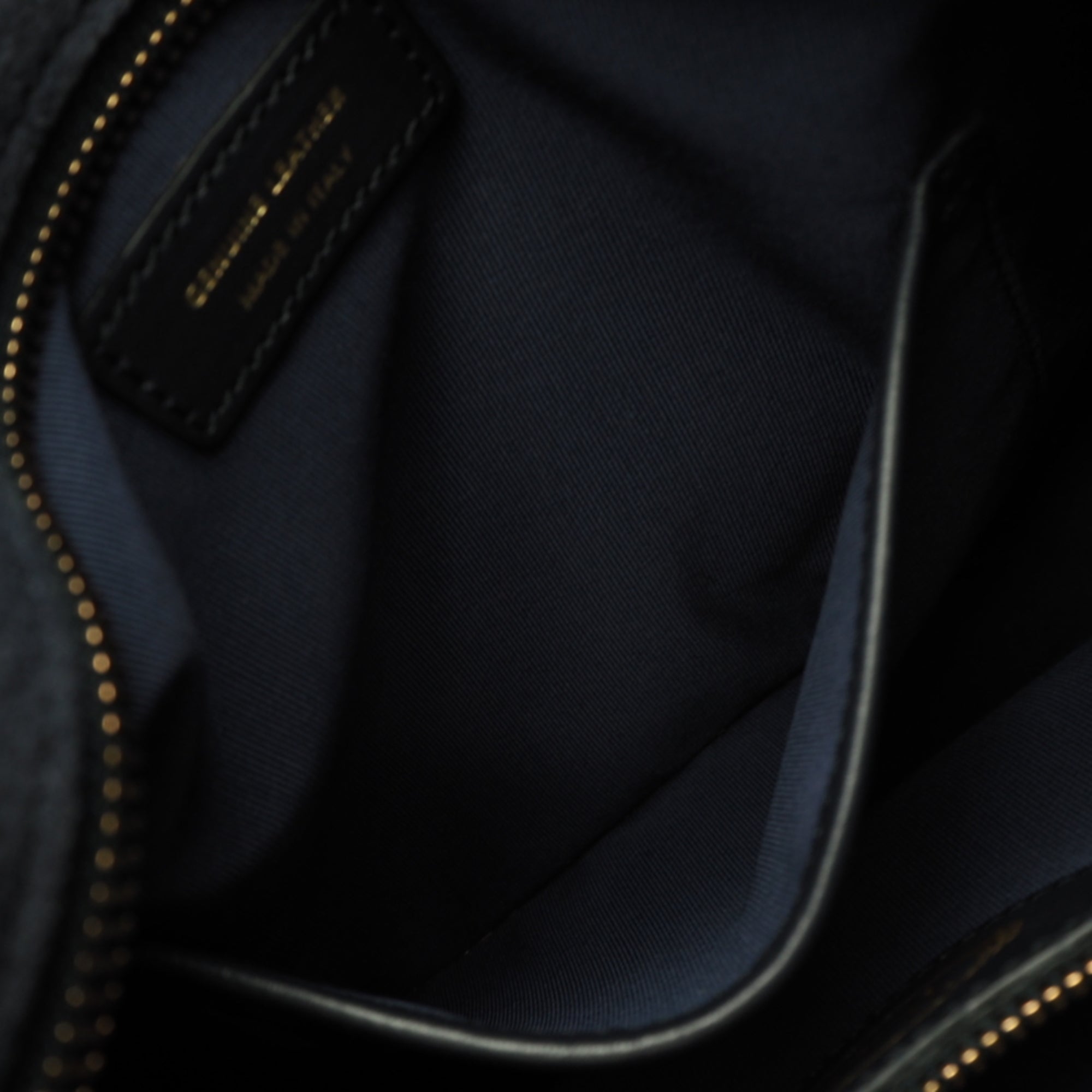 Tod's Navy Leather Handbag Shoulder Bag (Pre-Owned)